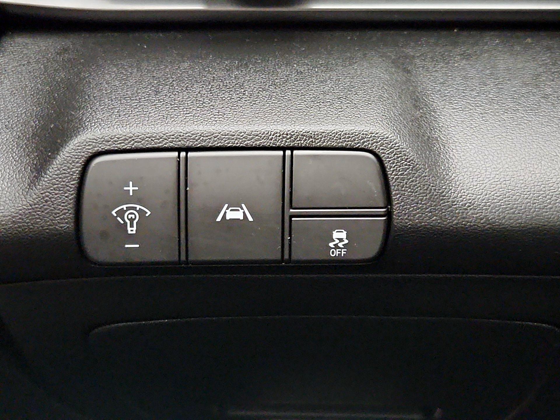 Thumbnail: 2023 Hyundai Elantra - 13