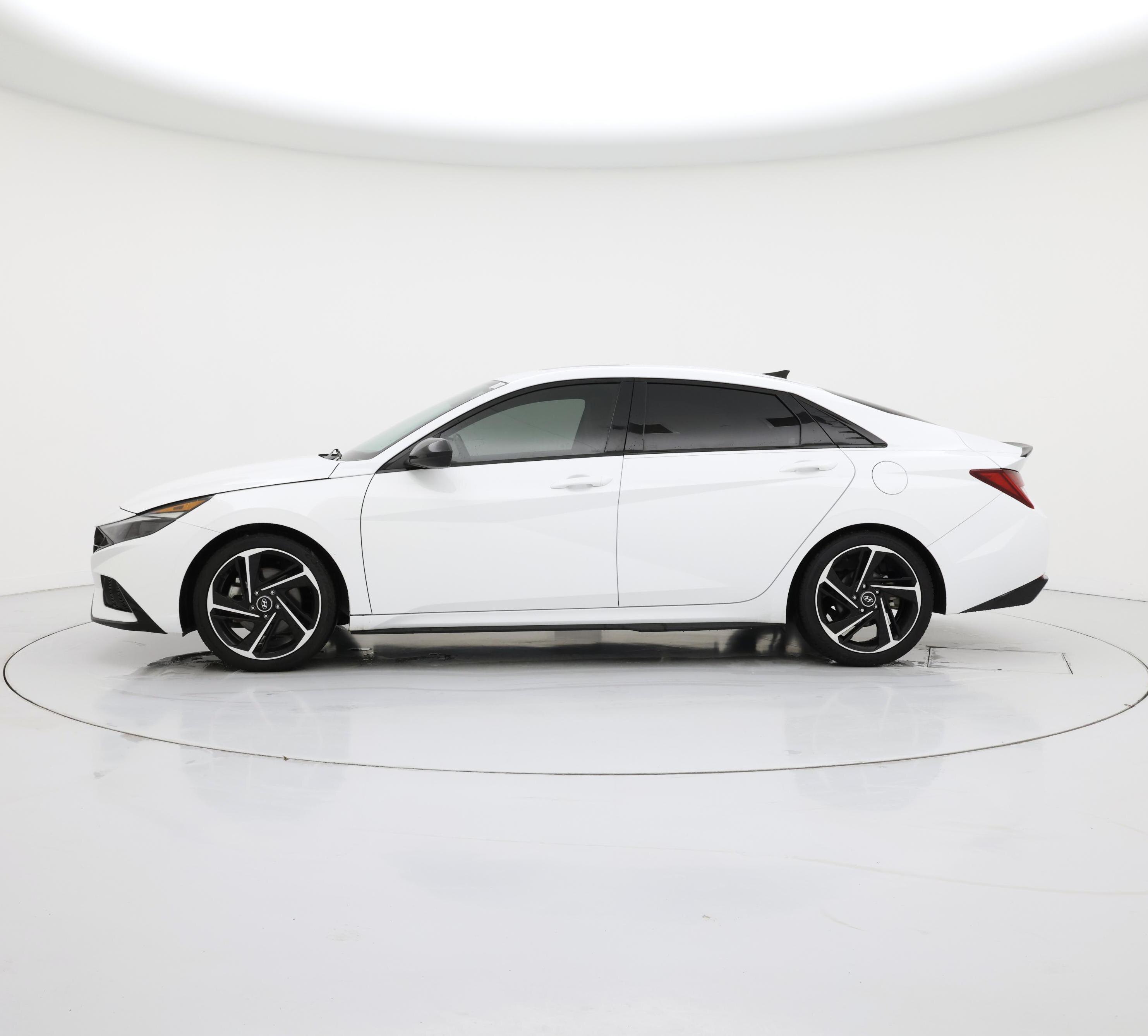 Thumbnail: 2023 Hyundai Elantra - 3