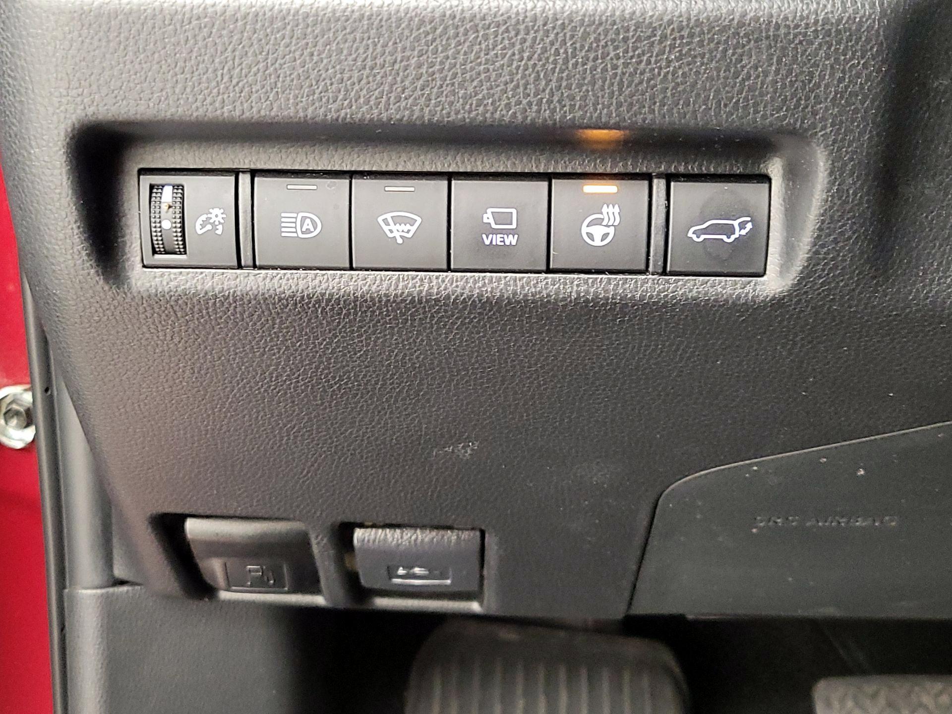 Thumbnail: 2022 Toyota RAV4 - 13