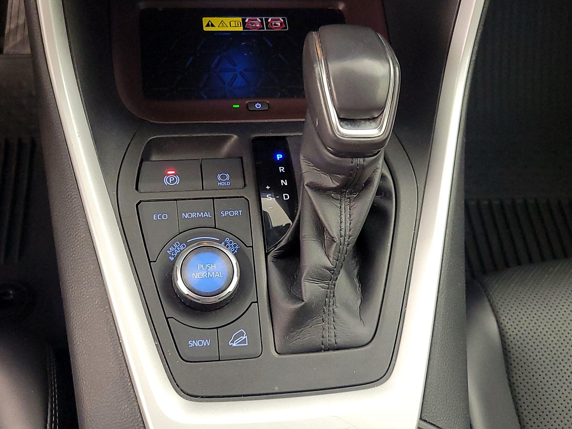 Thumbnail: 2022 Toyota RAV4 - 18