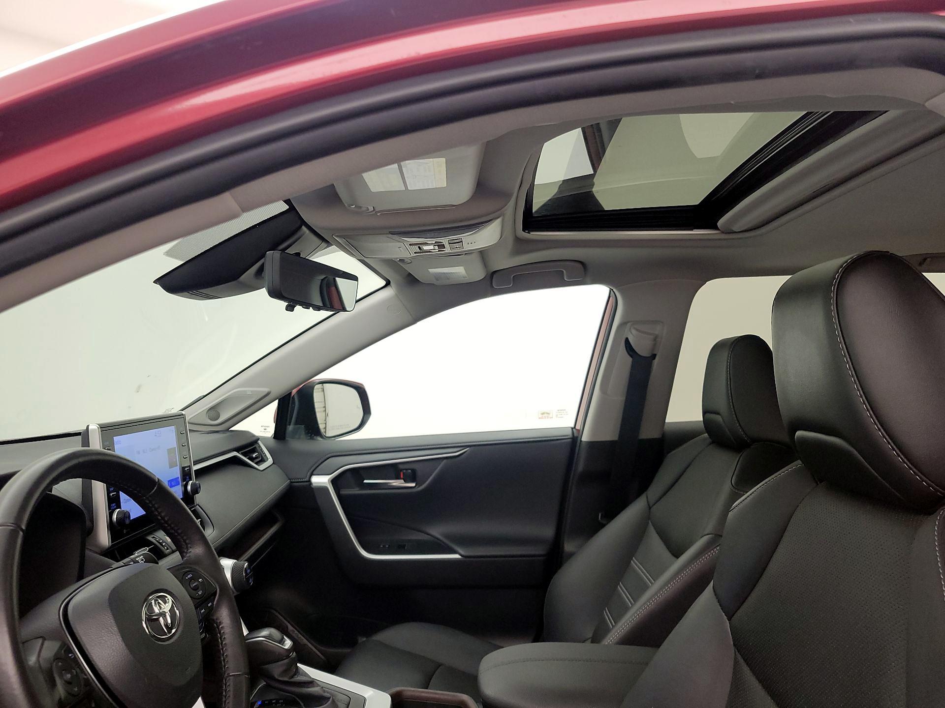 Thumbnail: 2022 Toyota RAV4 - 20