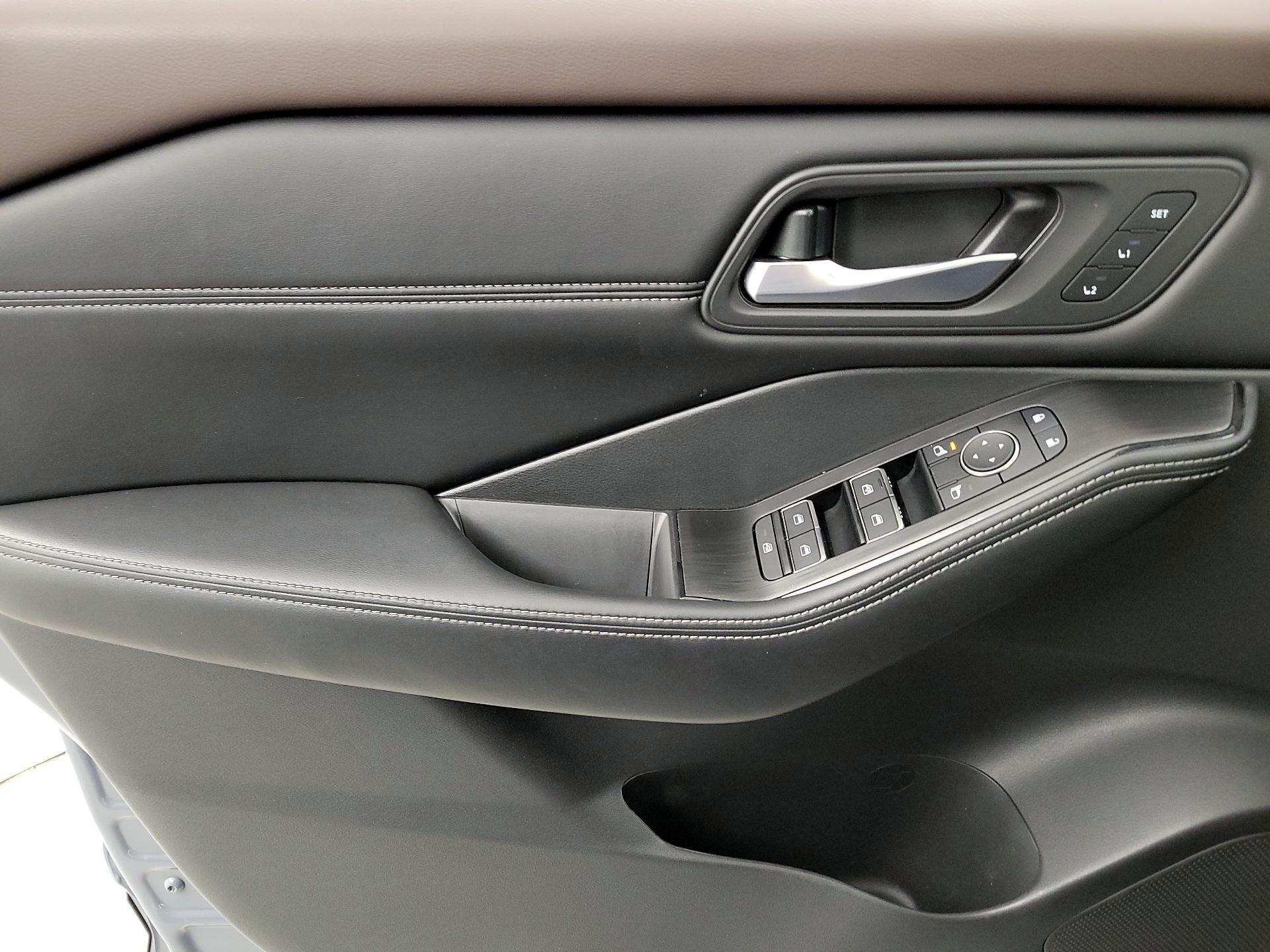 Thumbnail: 2023 Nissan Rogue - 12