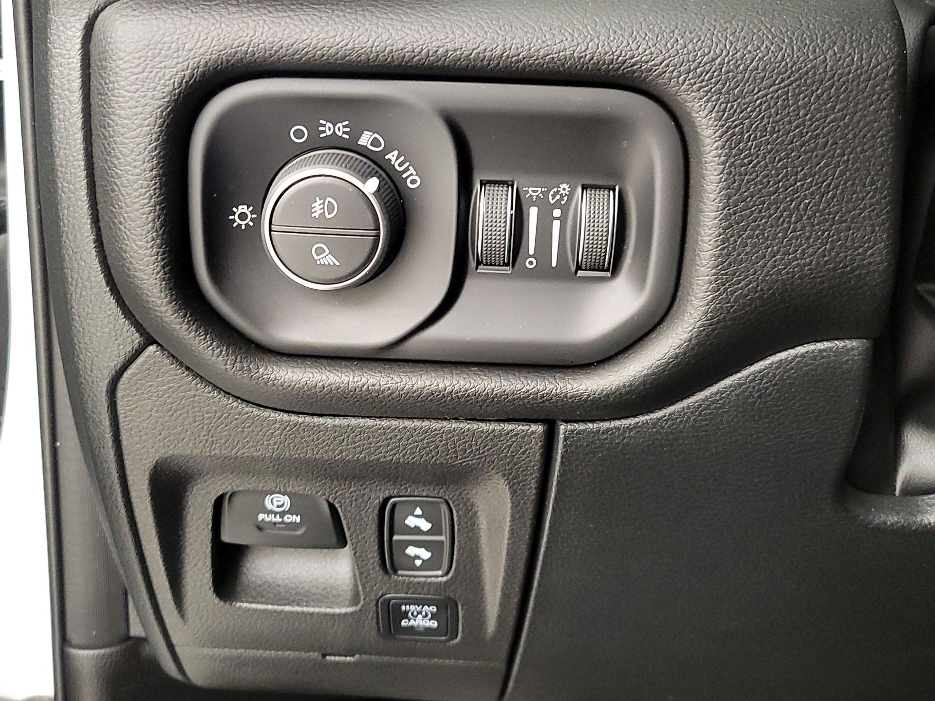 Thumbnail: 2025 RAM 1500 - 13