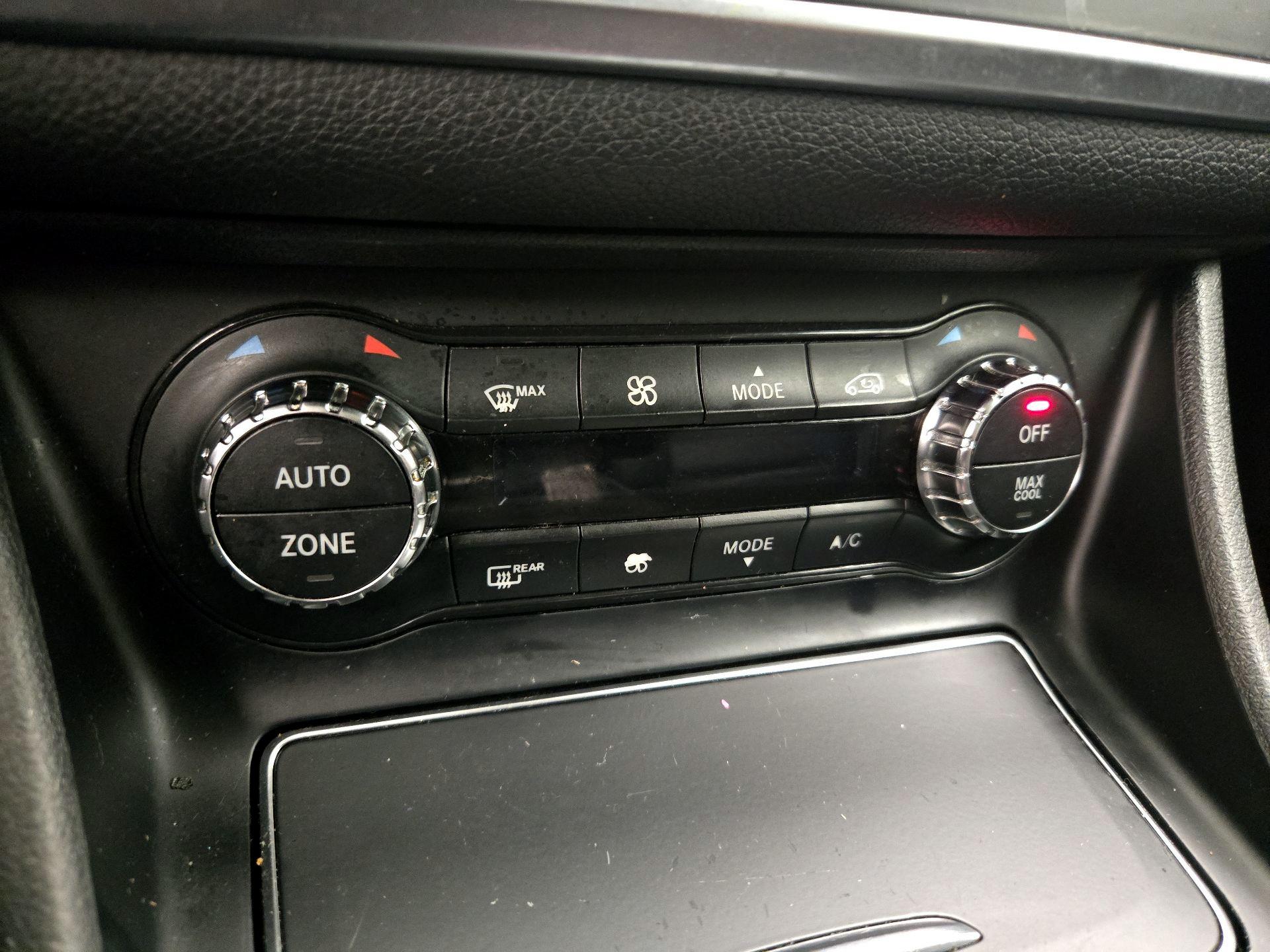 Thumbnail: 2019 Mercedes-Benz CLA - 16