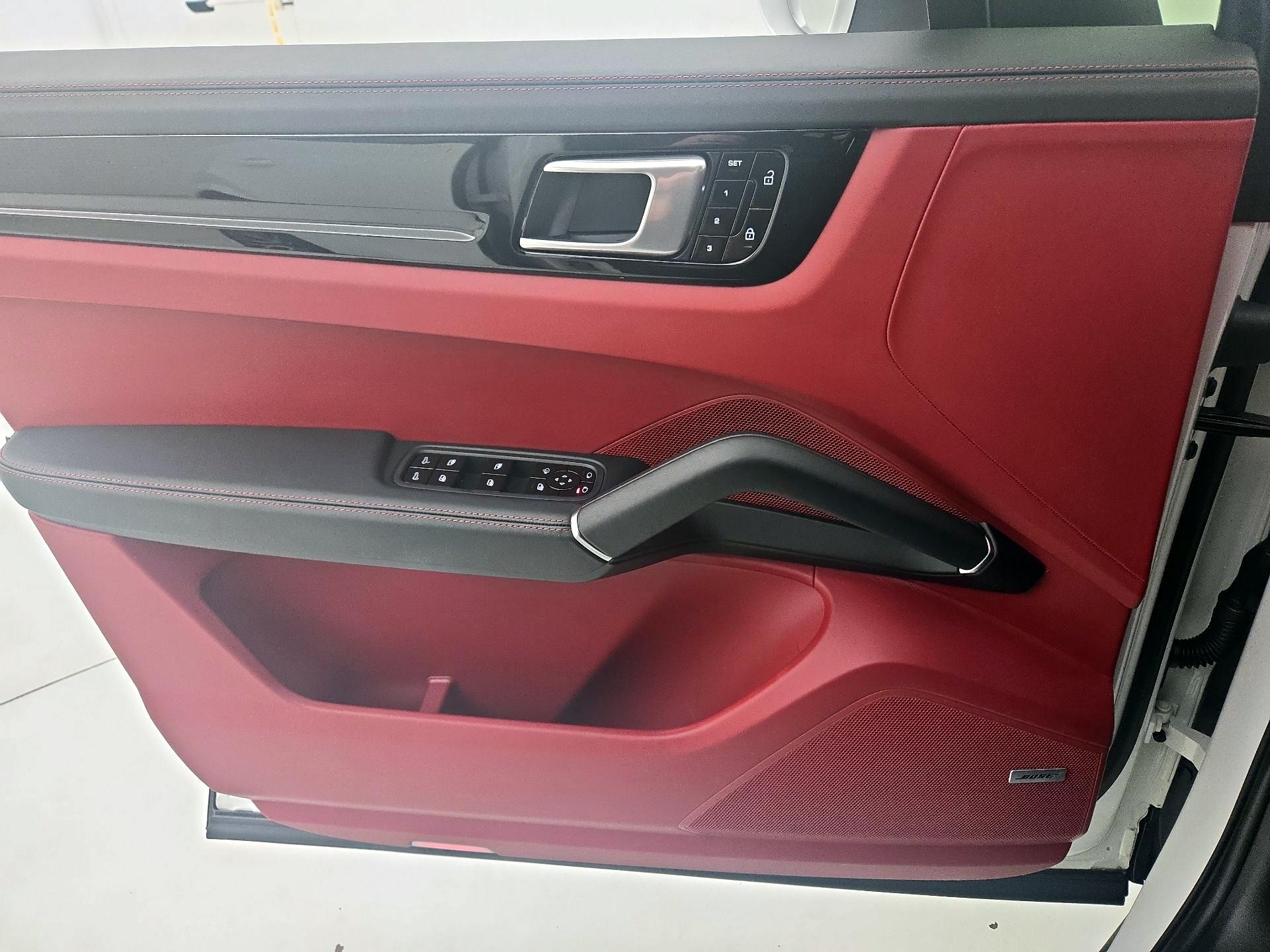 Thumbnail: 2019 Porsche Cayenne - 12