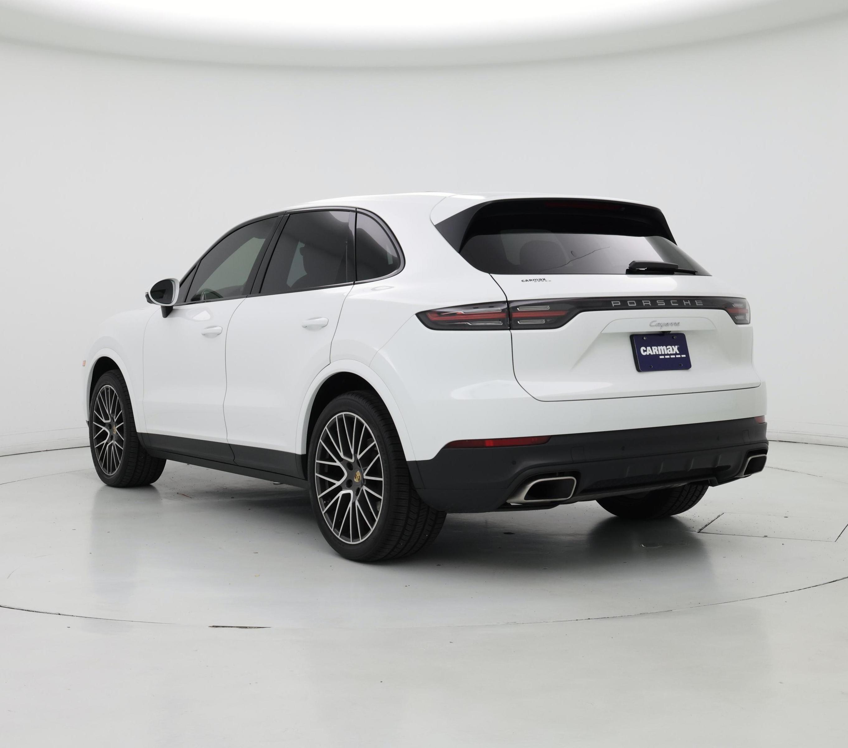 Thumbnail: 2019 Porsche Cayenne - 2