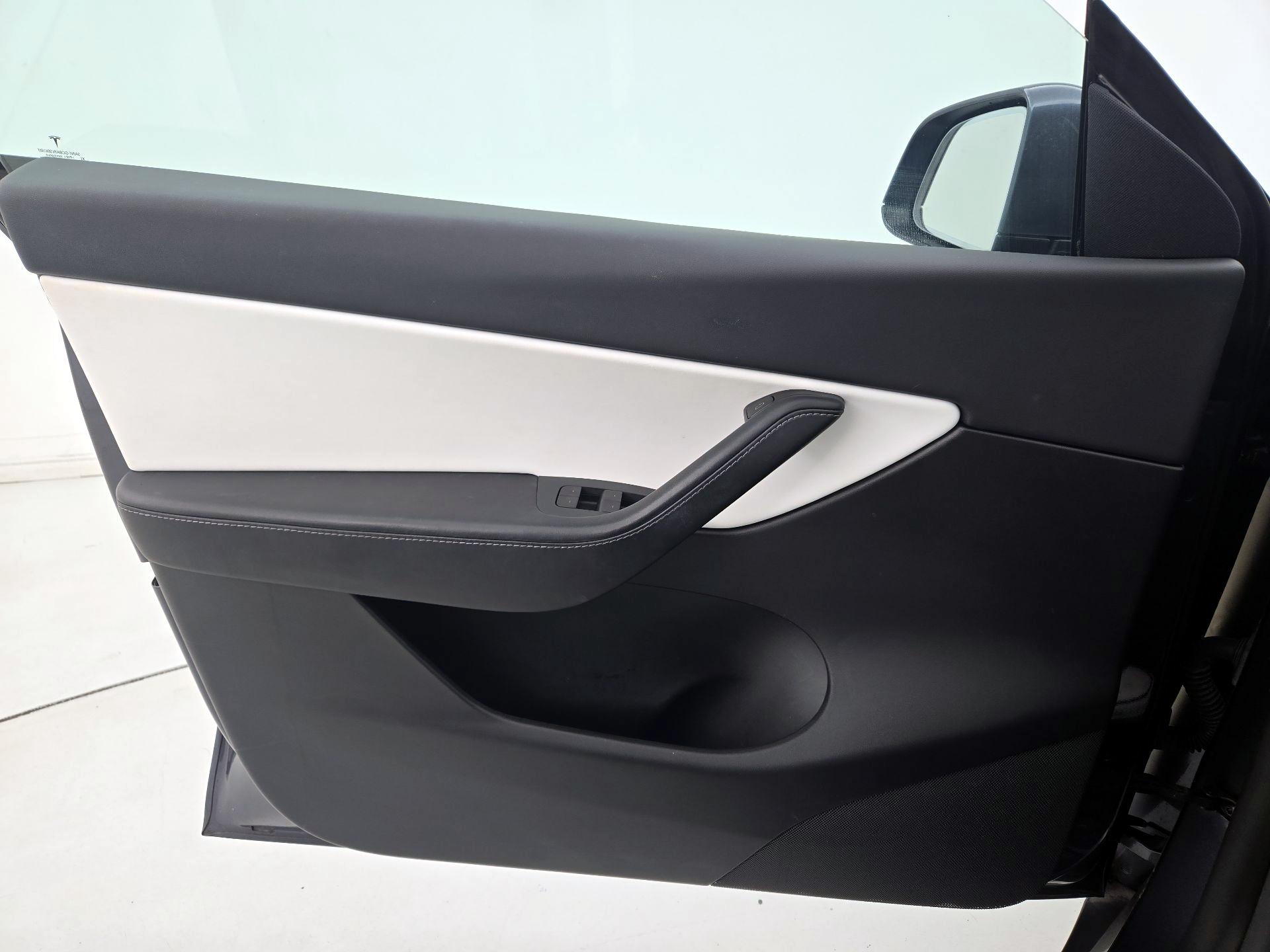 Thumbnail: 2021 Tesla Model Y - 12