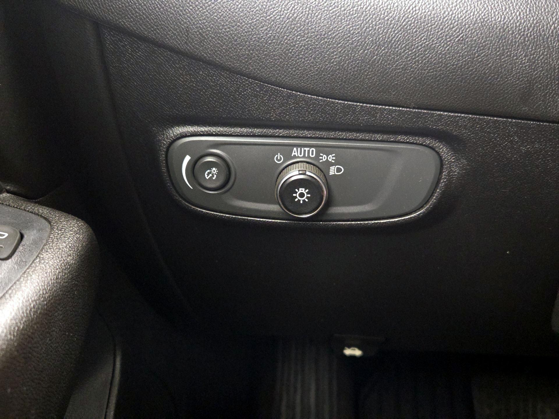 Thumbnail: 2019 Chevrolet Equinox - 13