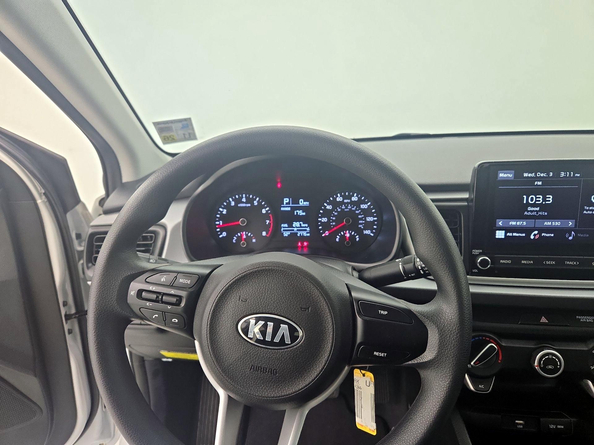 Thumbnail: 2021 Kia Rio - 10