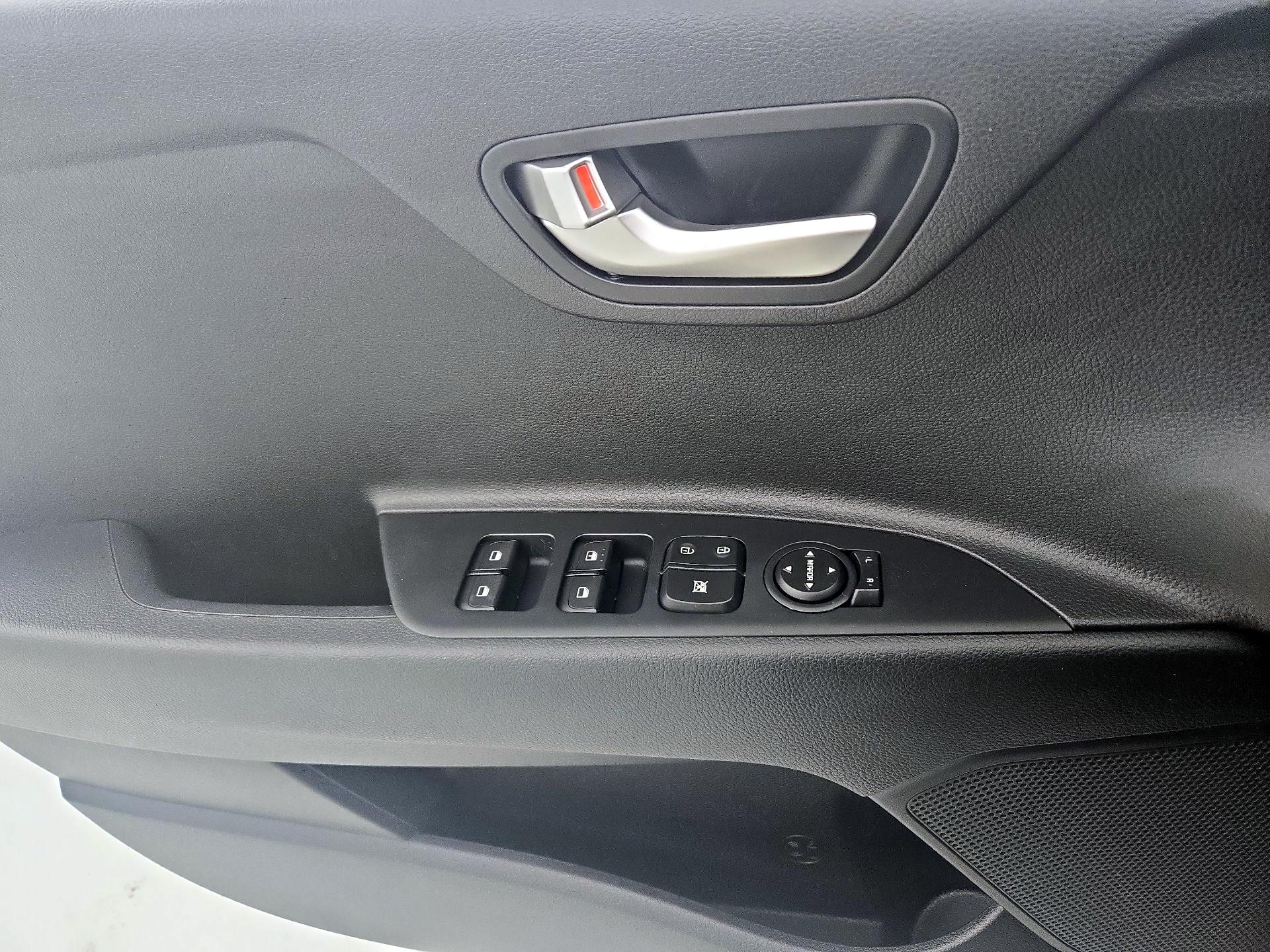 Thumbnail: 2021 Kia Rio - 12