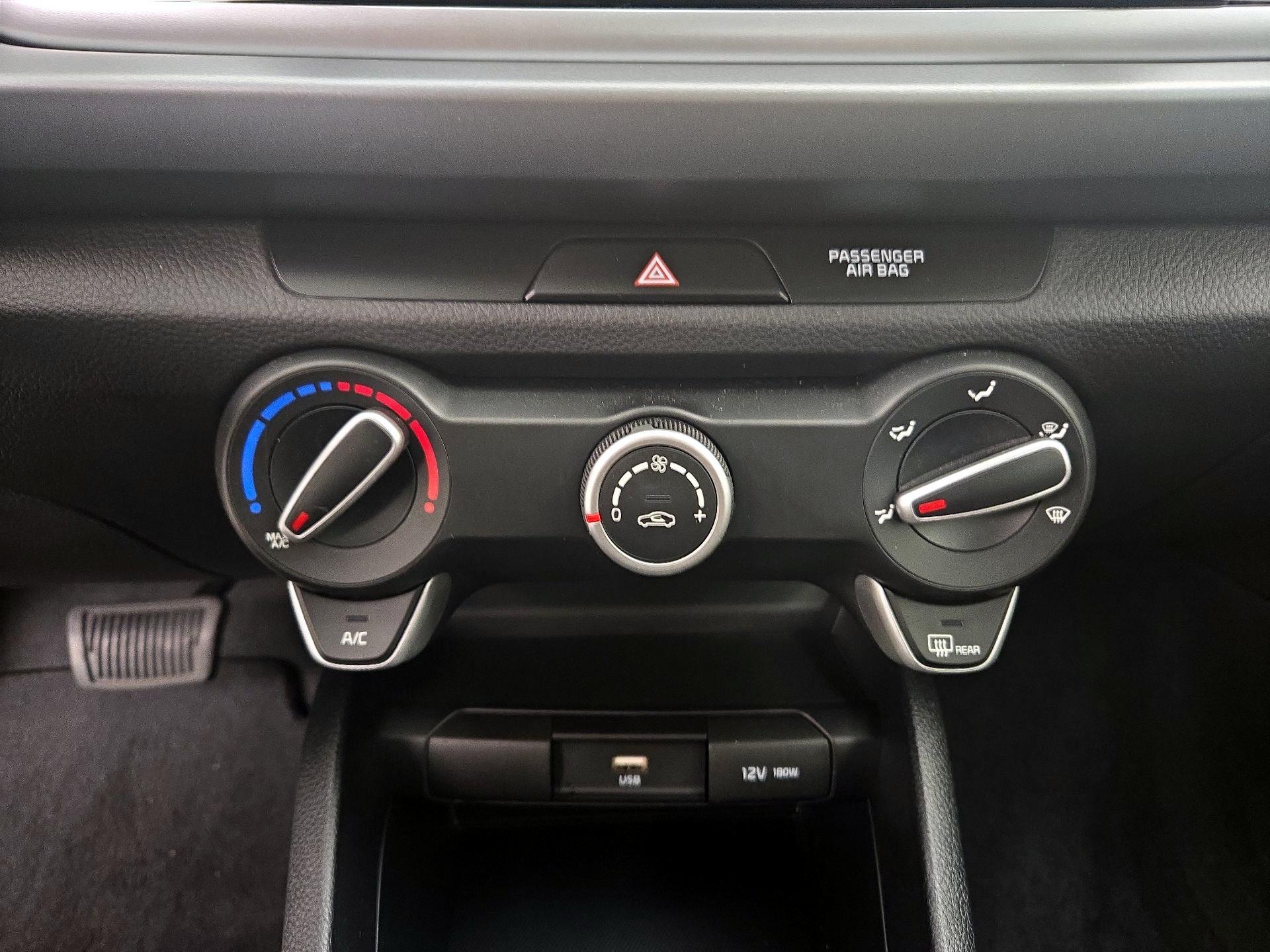 Thumbnail: 2021 Kia Rio - 16