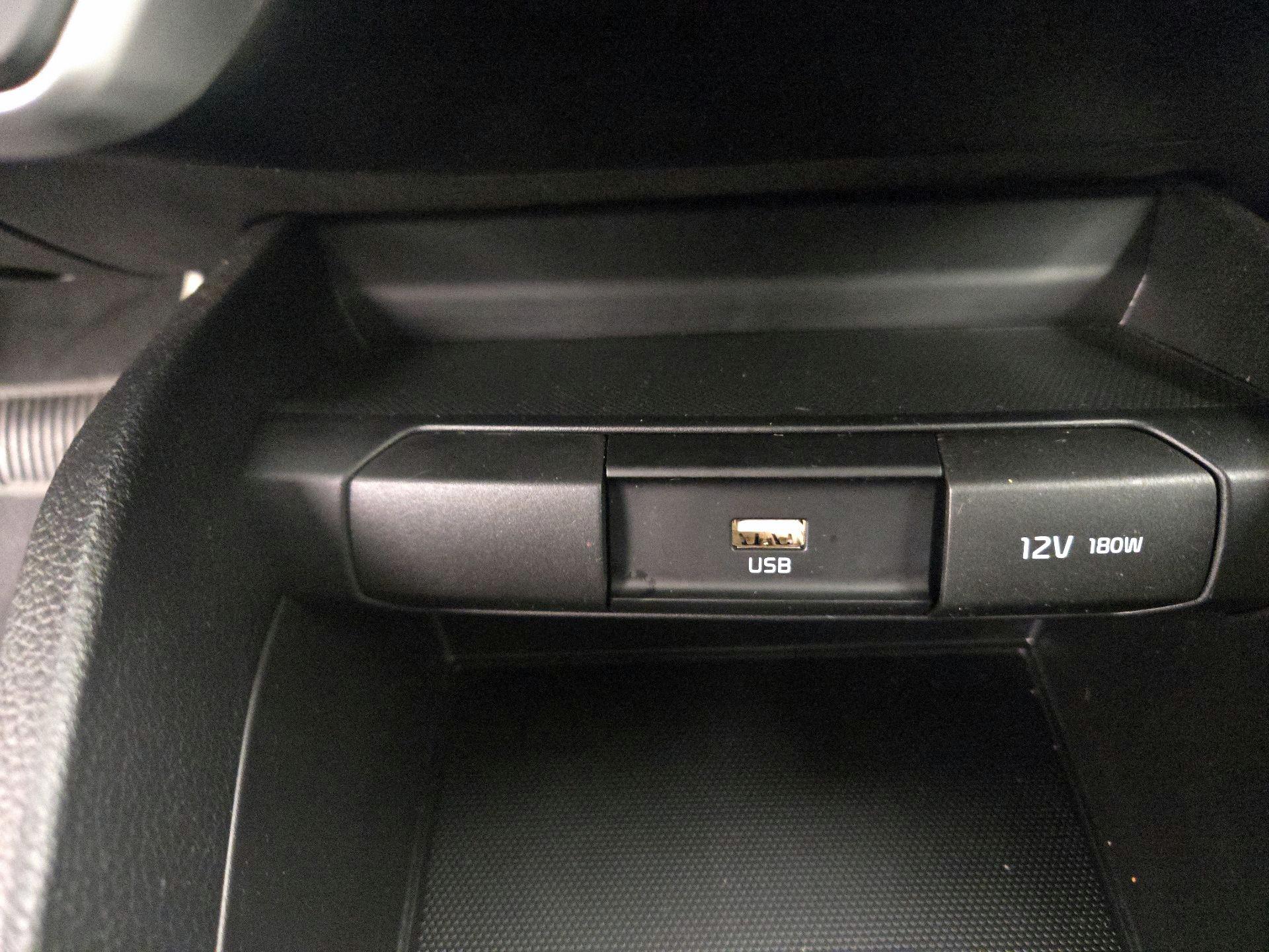 Thumbnail: 2021 Kia Rio - 18