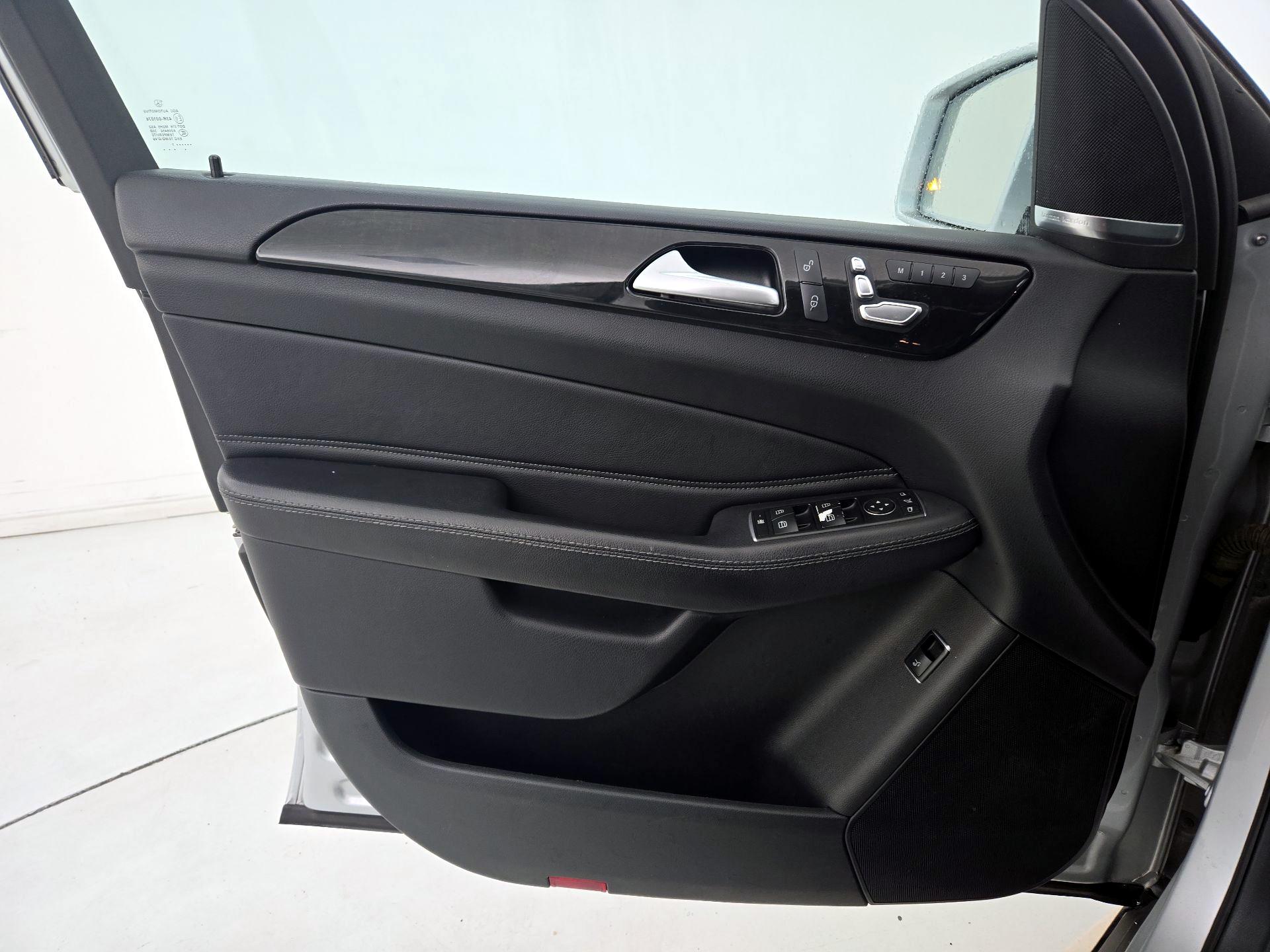 Thumbnail: 2017 Mercedes-Benz GLE - 12