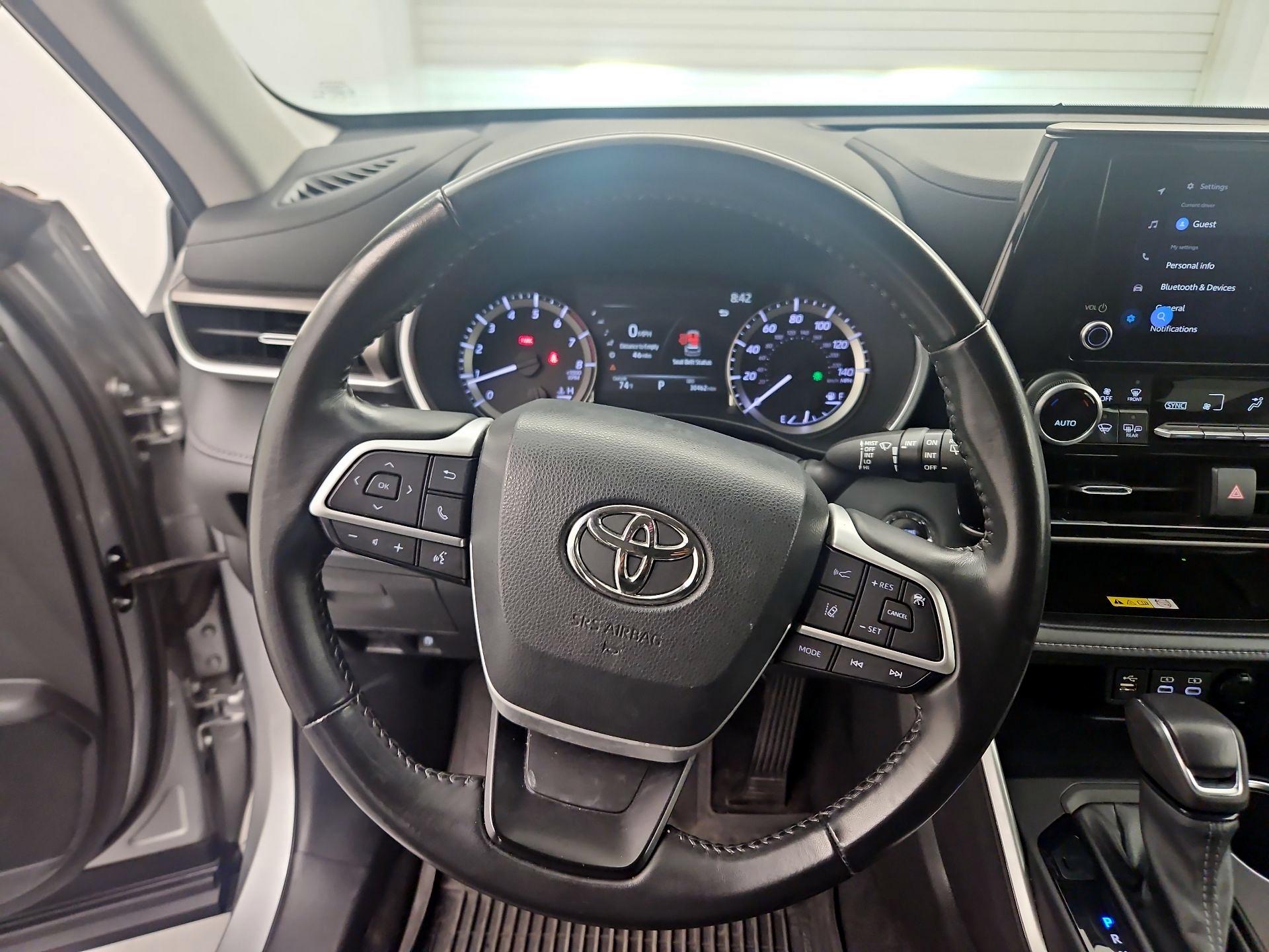 Thumbnail: 2023 Toyota Highlander - 10