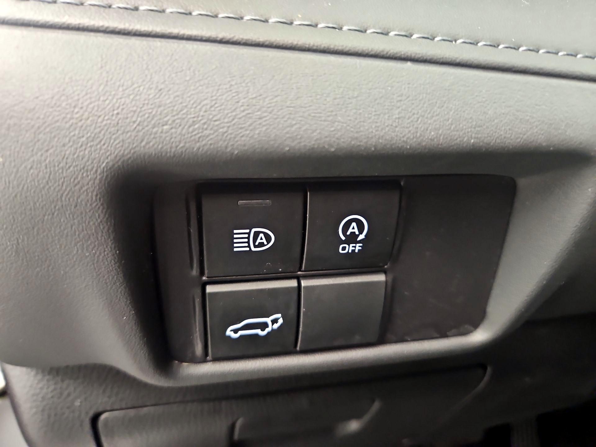 Thumbnail: 2023 Toyota Highlander - 13