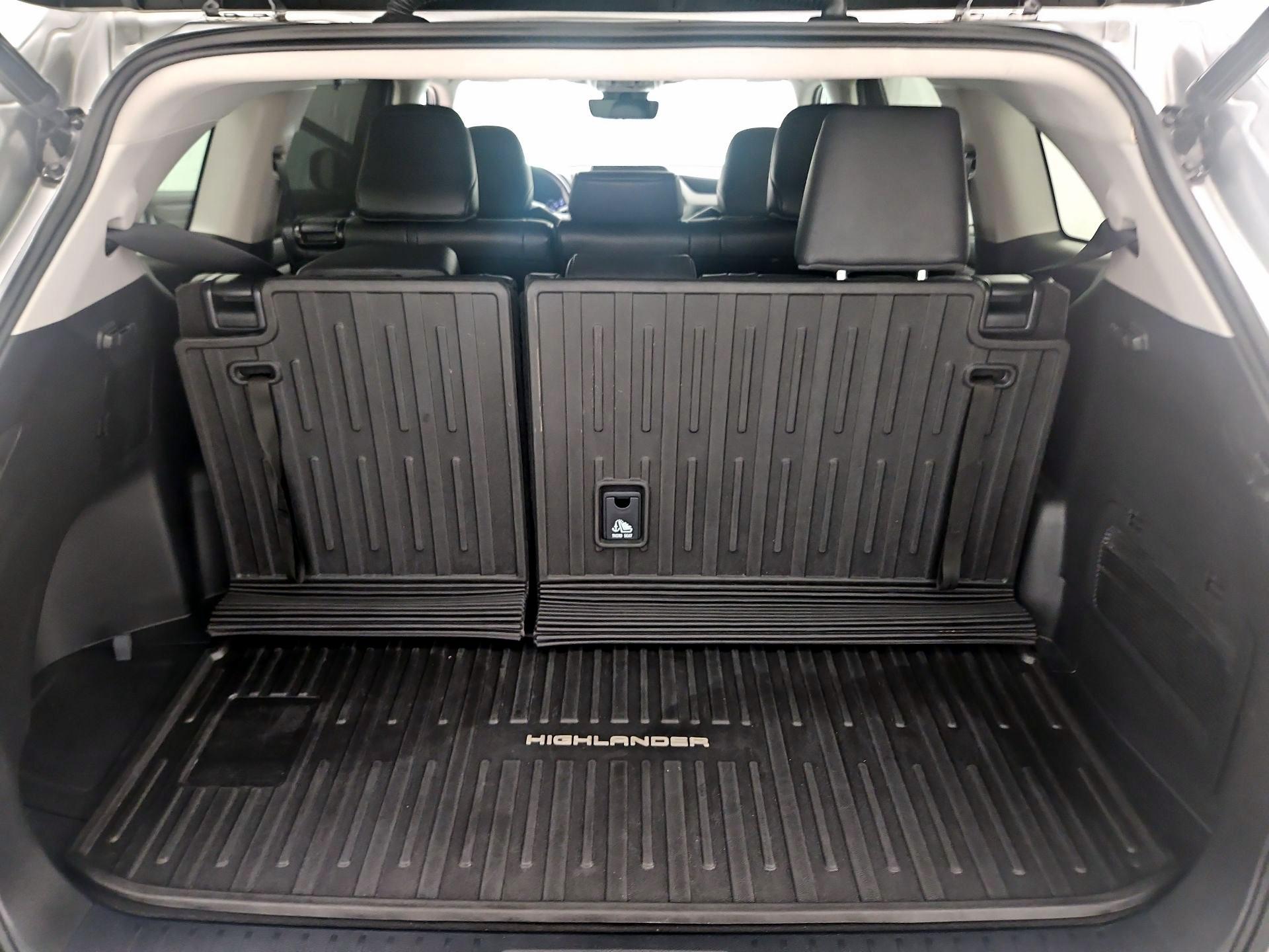 Thumbnail: 2023 Toyota Highlander - 19