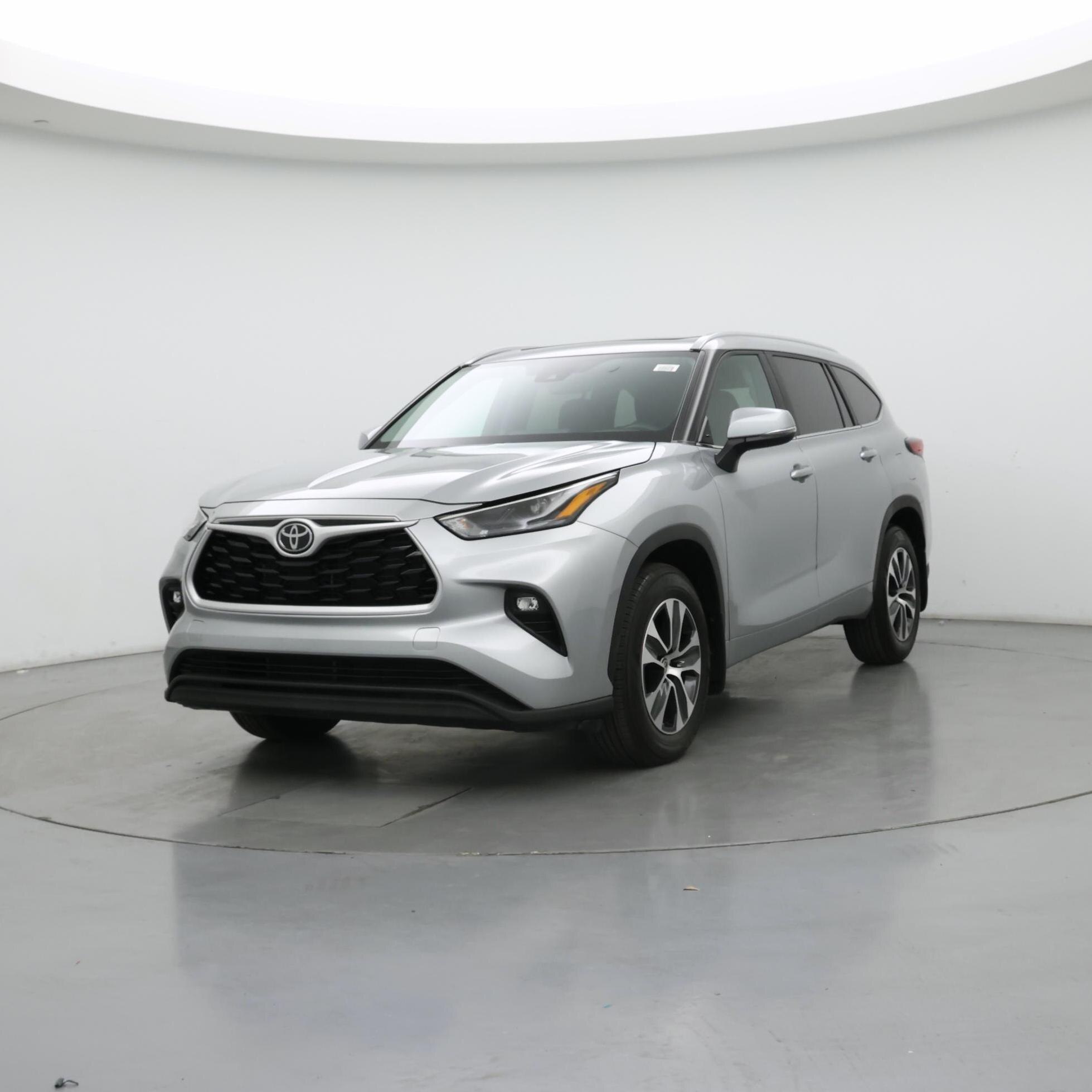 Thumbnail: 2023 Toyota Highlander - 4