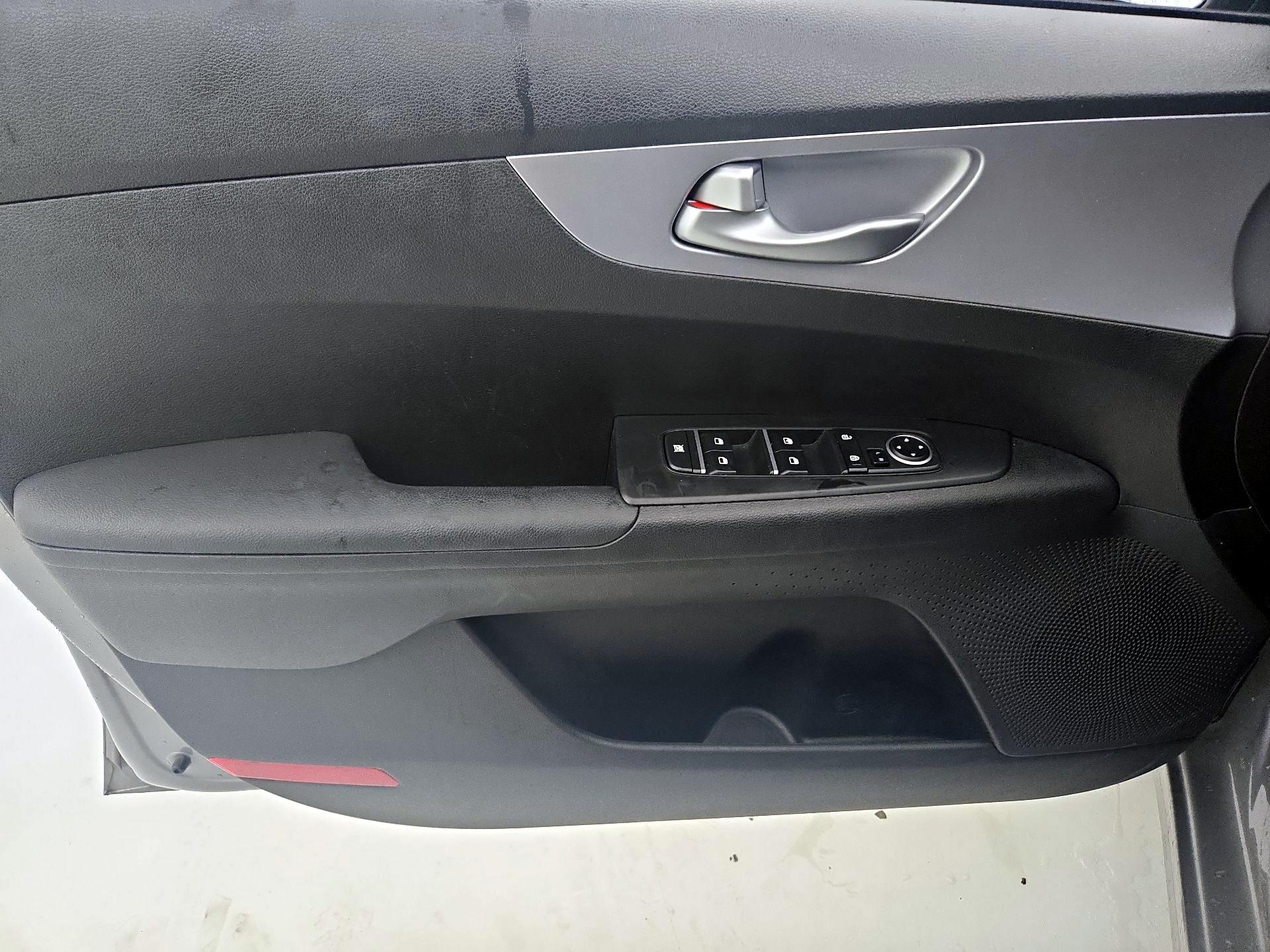 Thumbnail: 2023 Kia Forte - 12