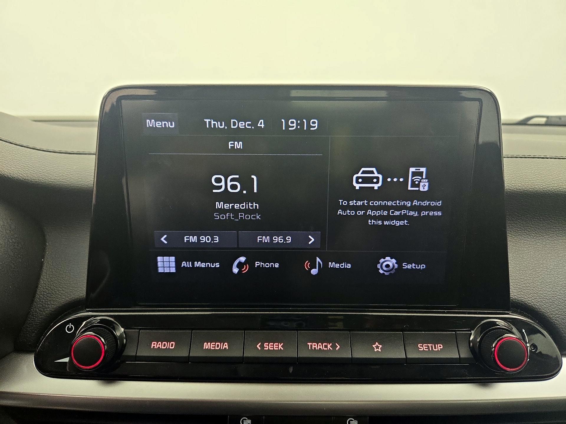 Thumbnail: 2023 Kia Forte - 15