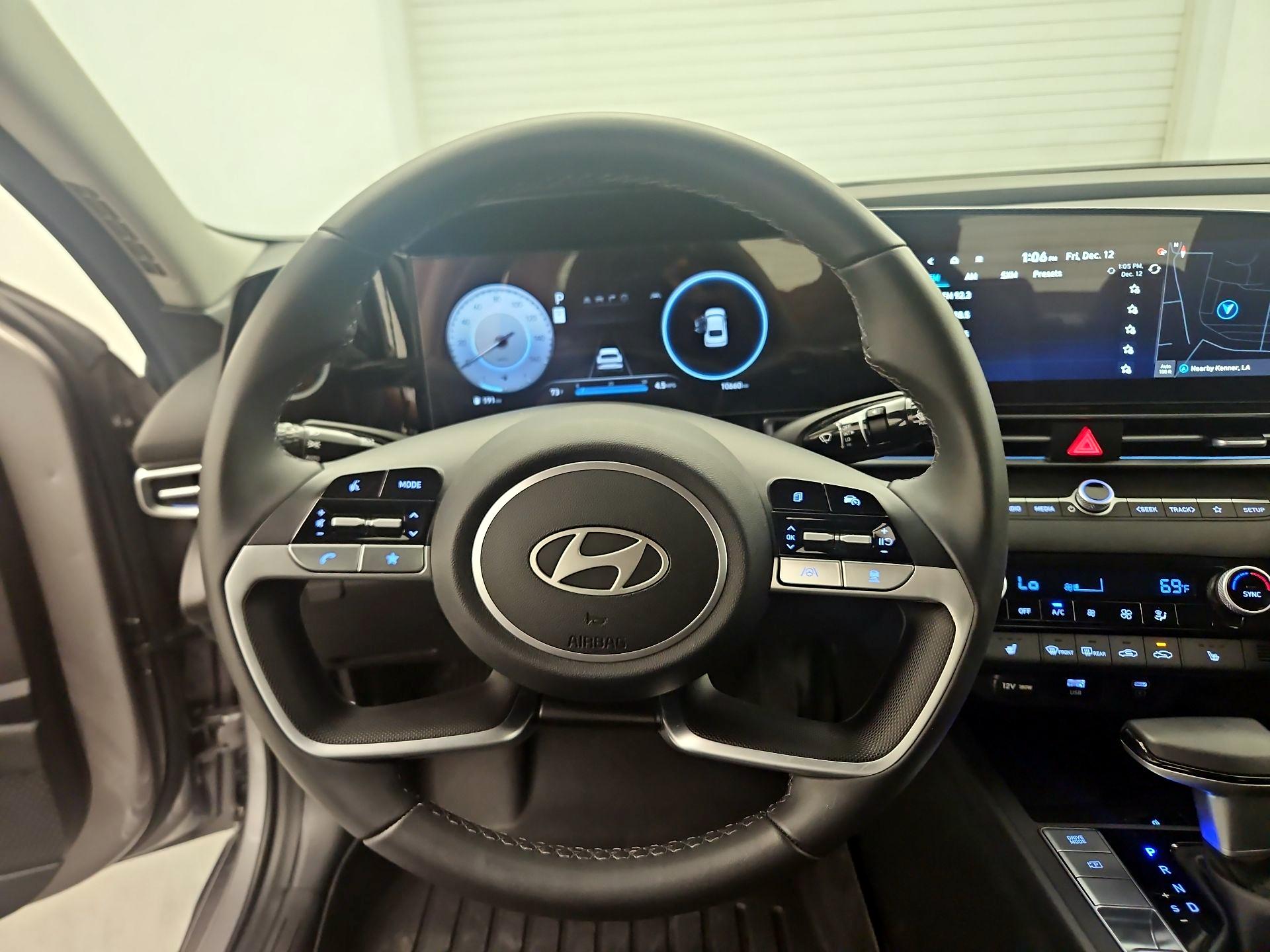 Thumbnail: 2024 Hyundai Elantra - 10