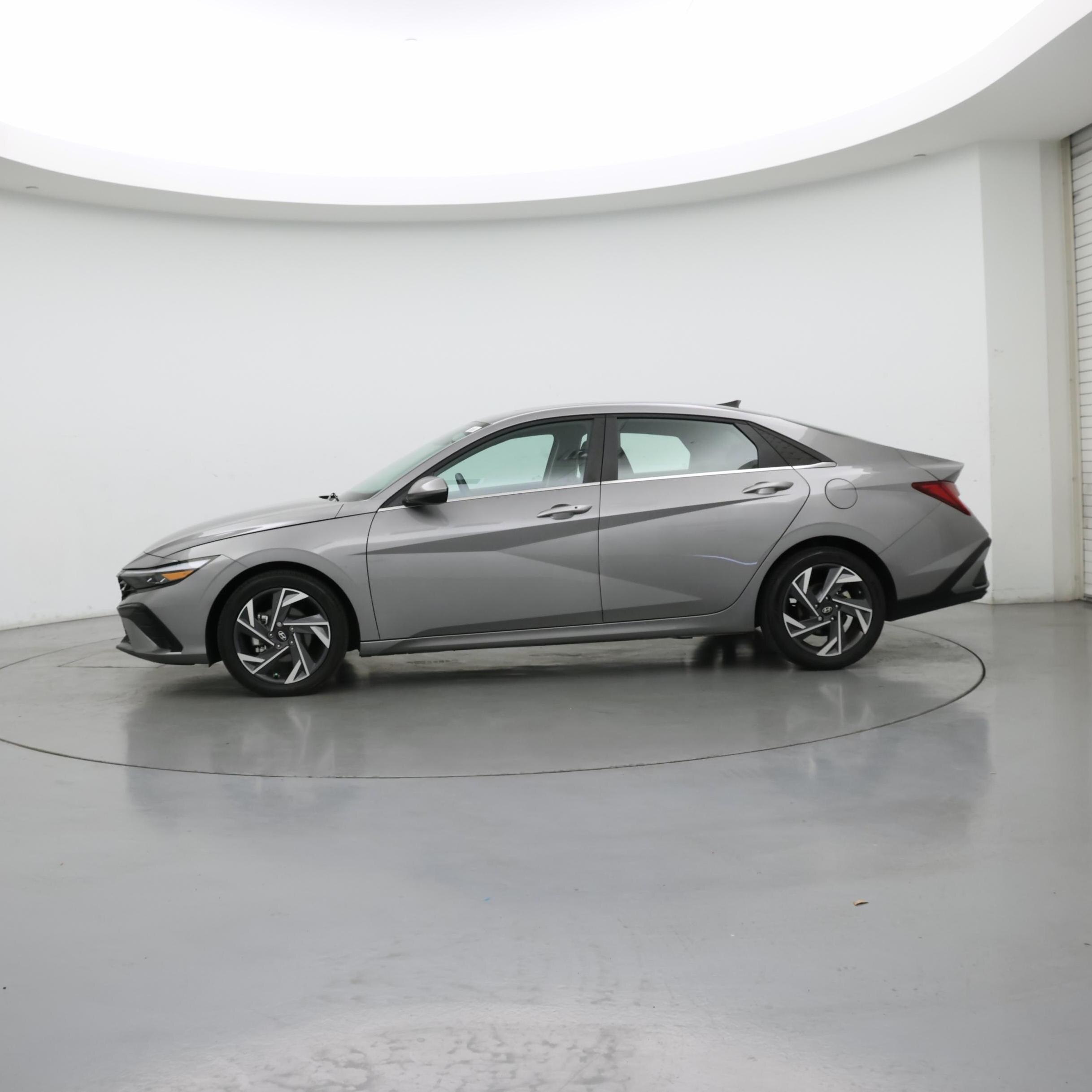 Thumbnail: 2024 Hyundai Elantra - 3