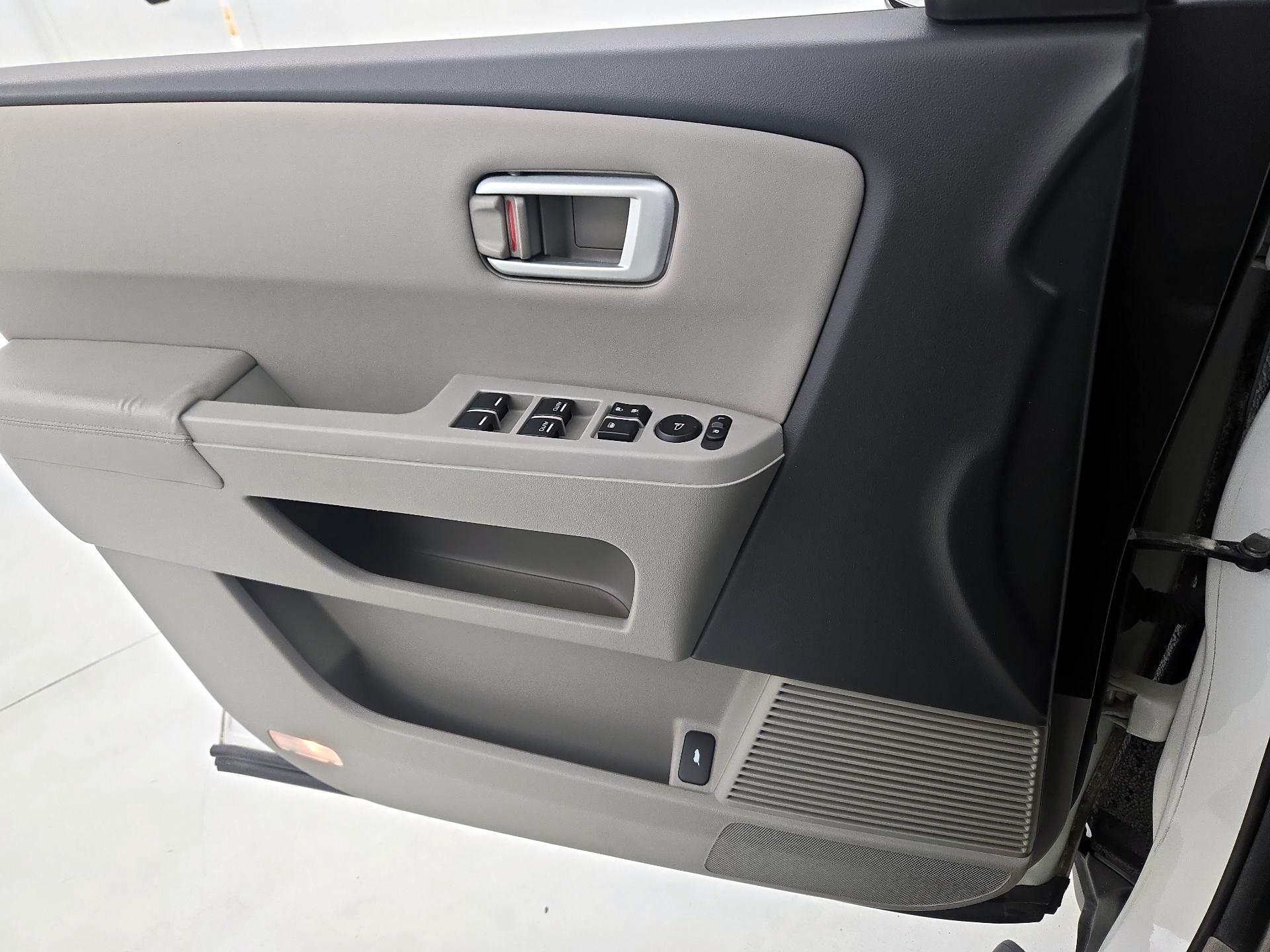 Thumbnail: 2015 Honda Pilot - 12