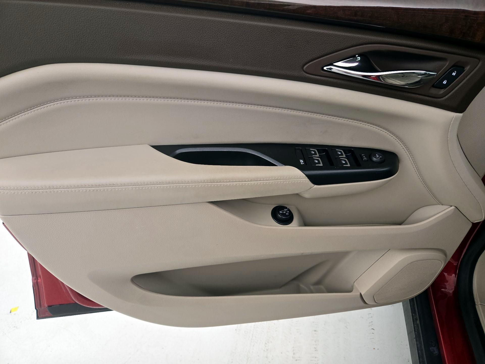 Thumbnail: 2015 Cadillac SRX - 12