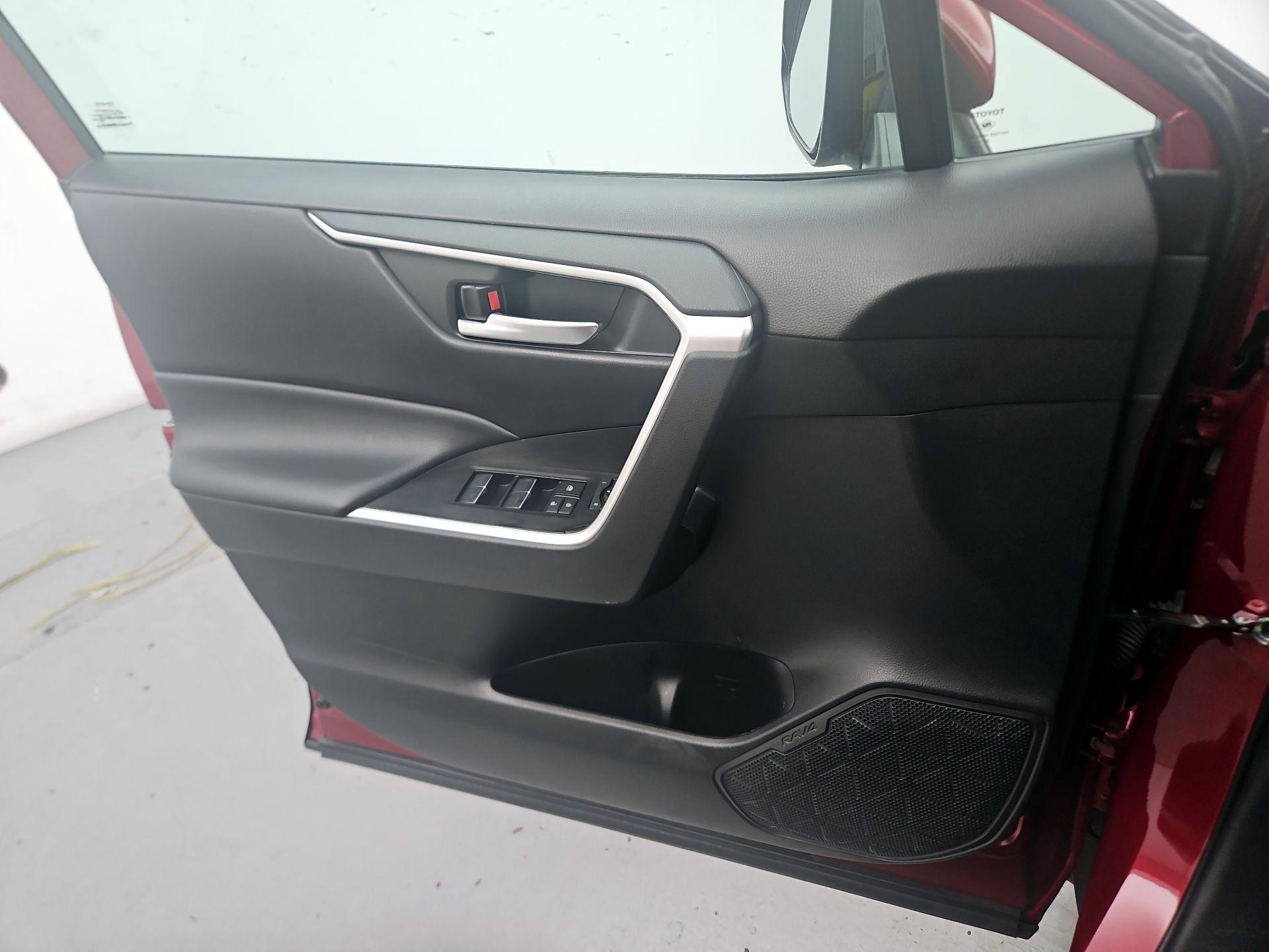 Thumbnail: 2023 Toyota RAV4 - 12