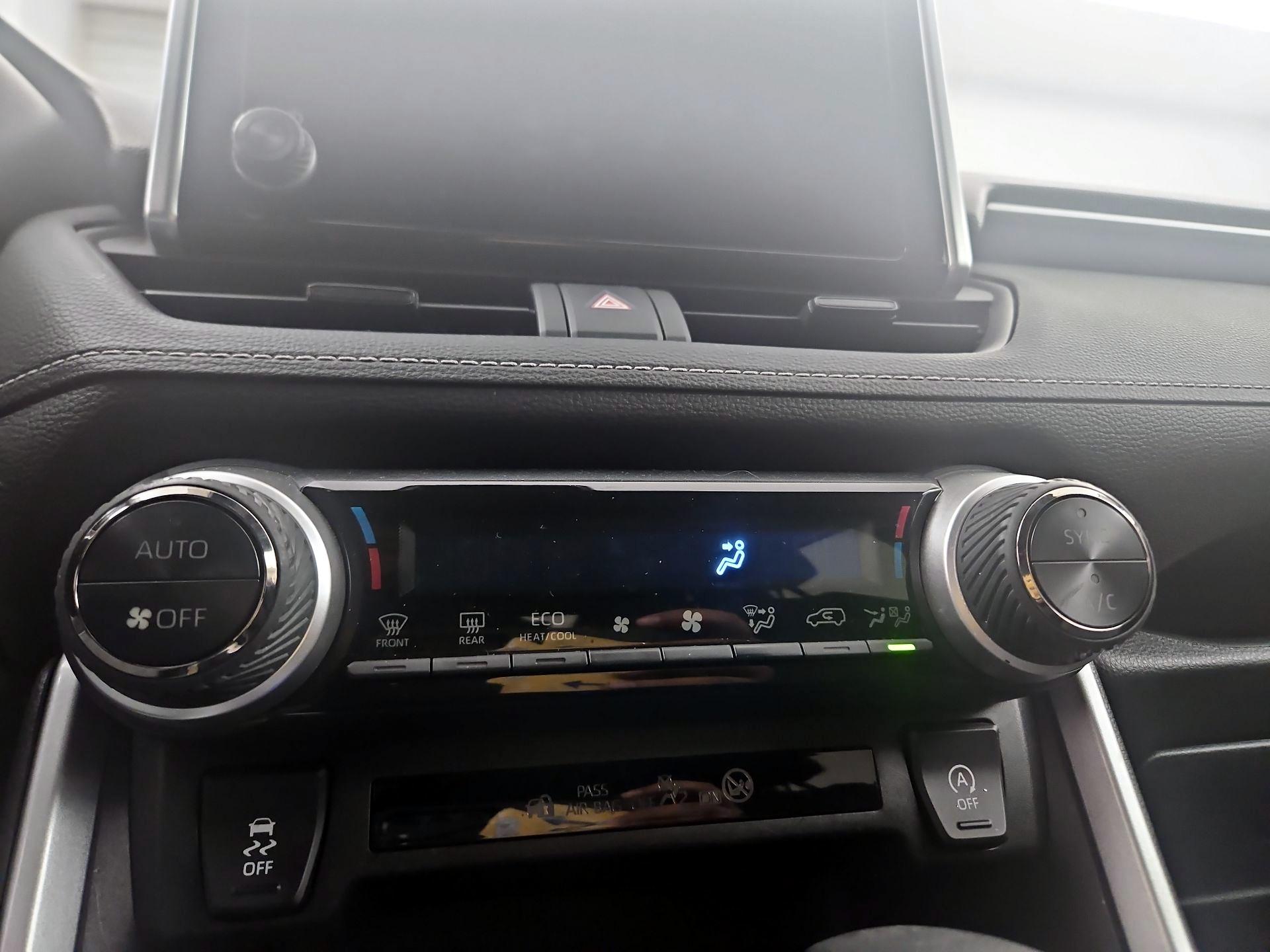 Thumbnail: 2023 Toyota RAV4 - 14