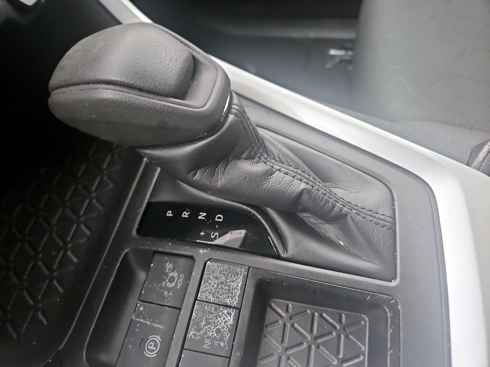 Thumbnail: 2023 Toyota RAV4 - 15