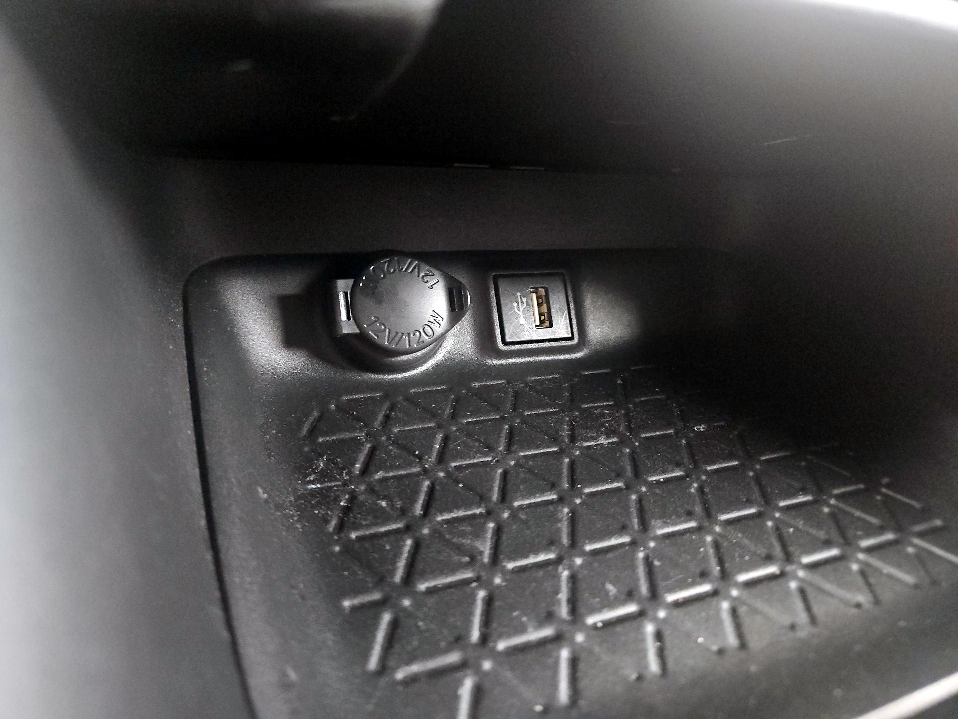 Thumbnail: 2023 Toyota RAV4 - 16