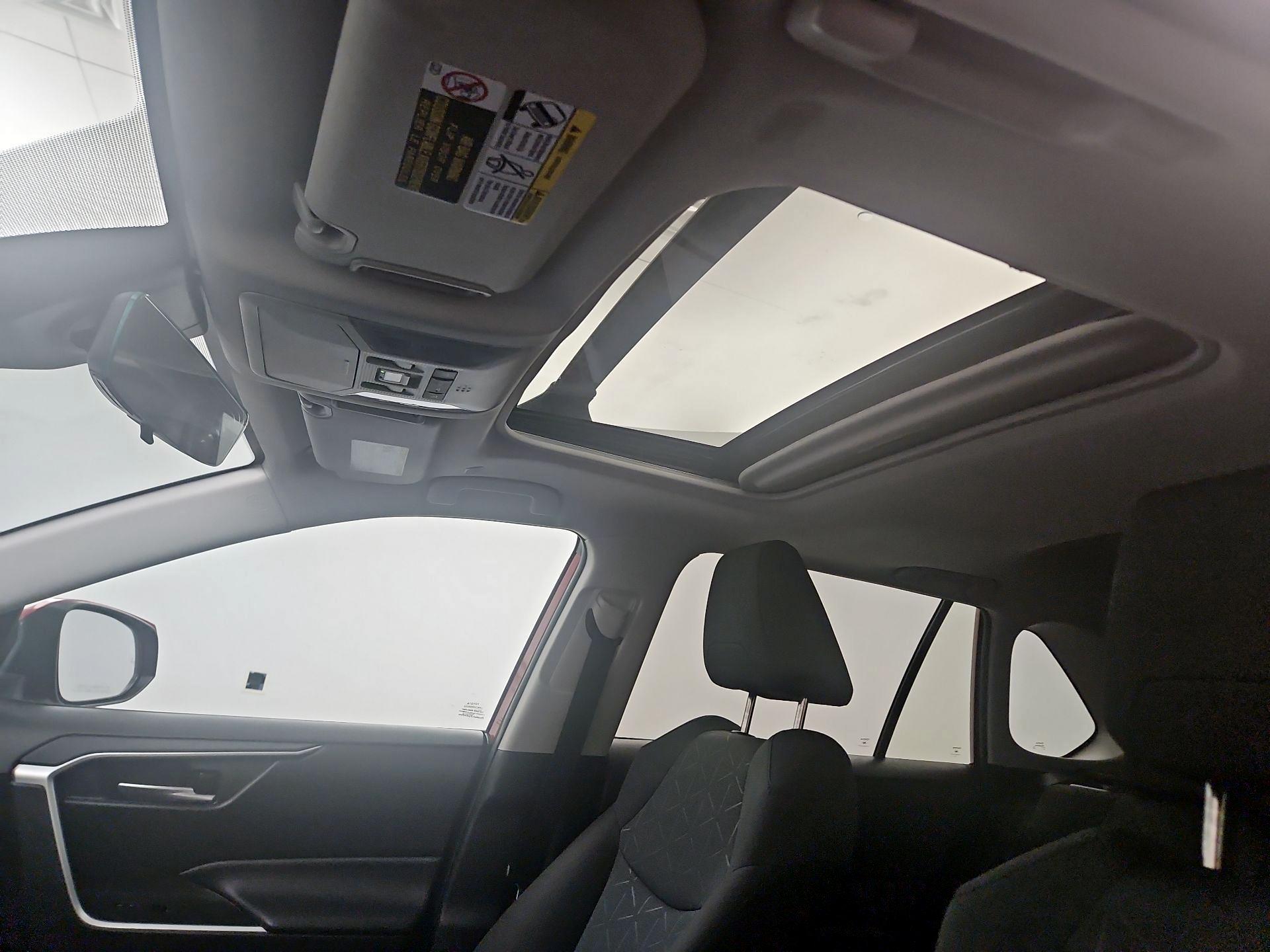 Thumbnail: 2023 Toyota RAV4 - 17