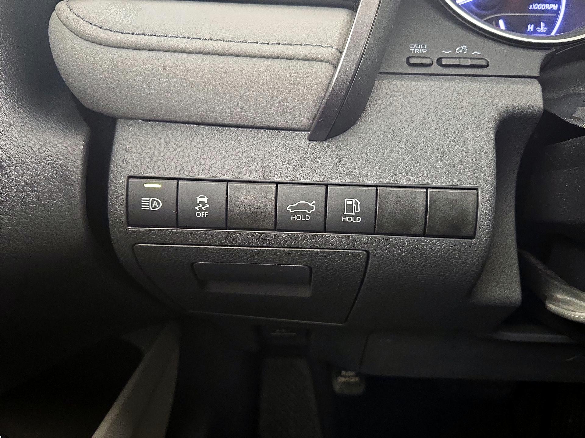 Thumbnail: 2021 Toyota Camry - 13