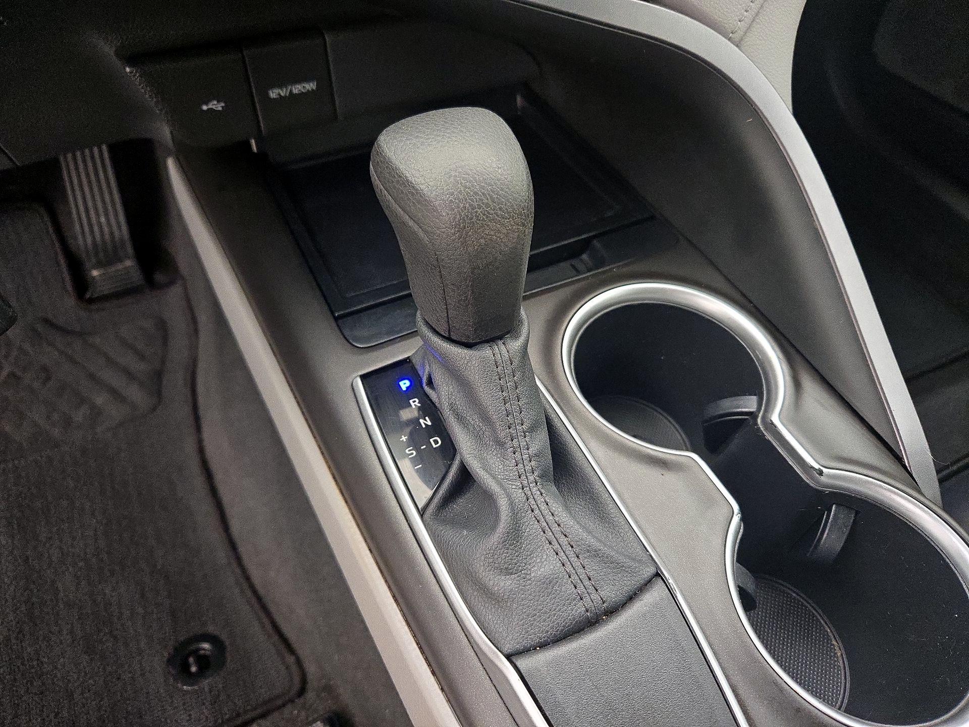 Thumbnail: 2021 Toyota Camry - 18