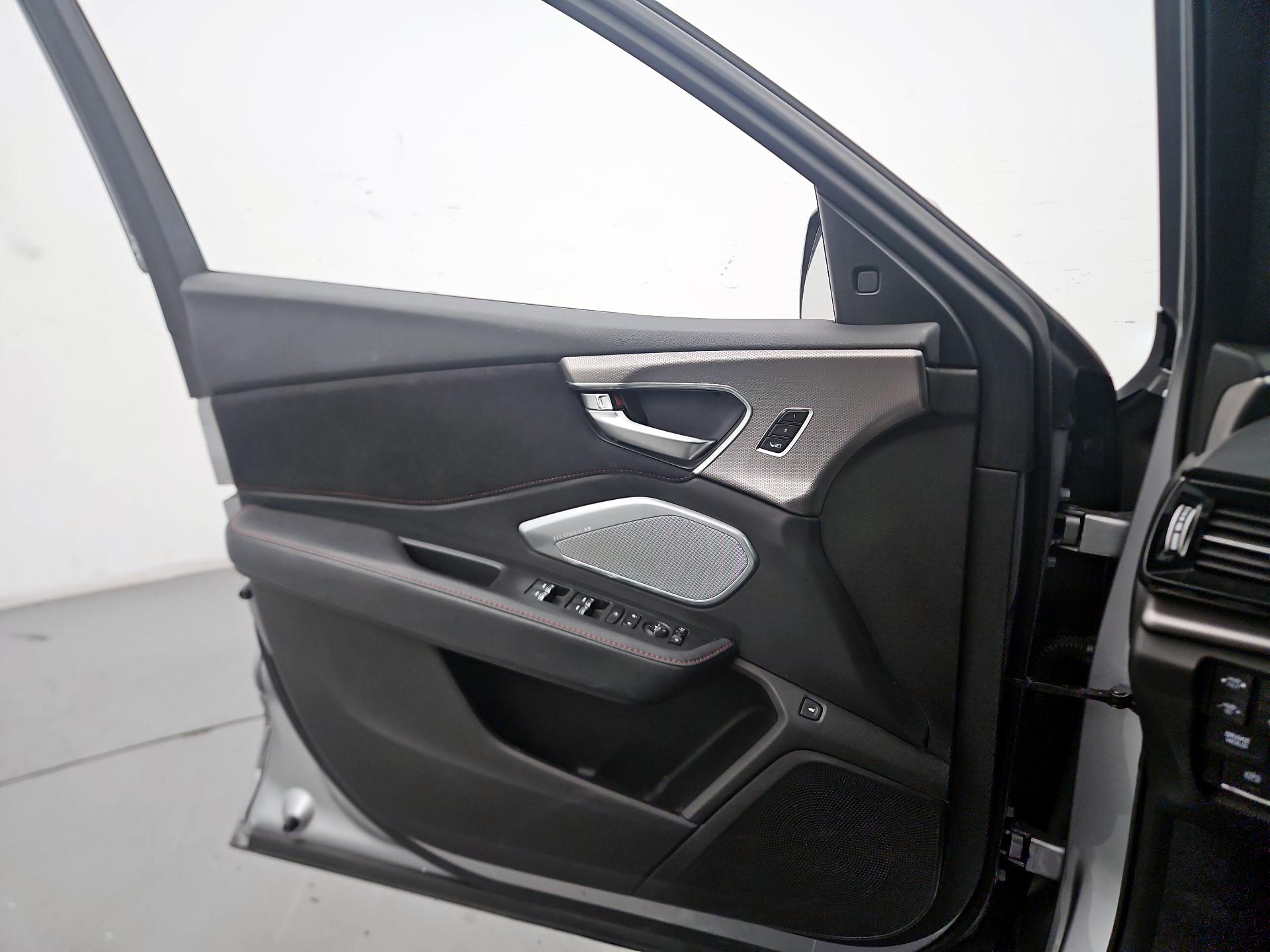 Thumbnail: 2022 Acura RDX - 12