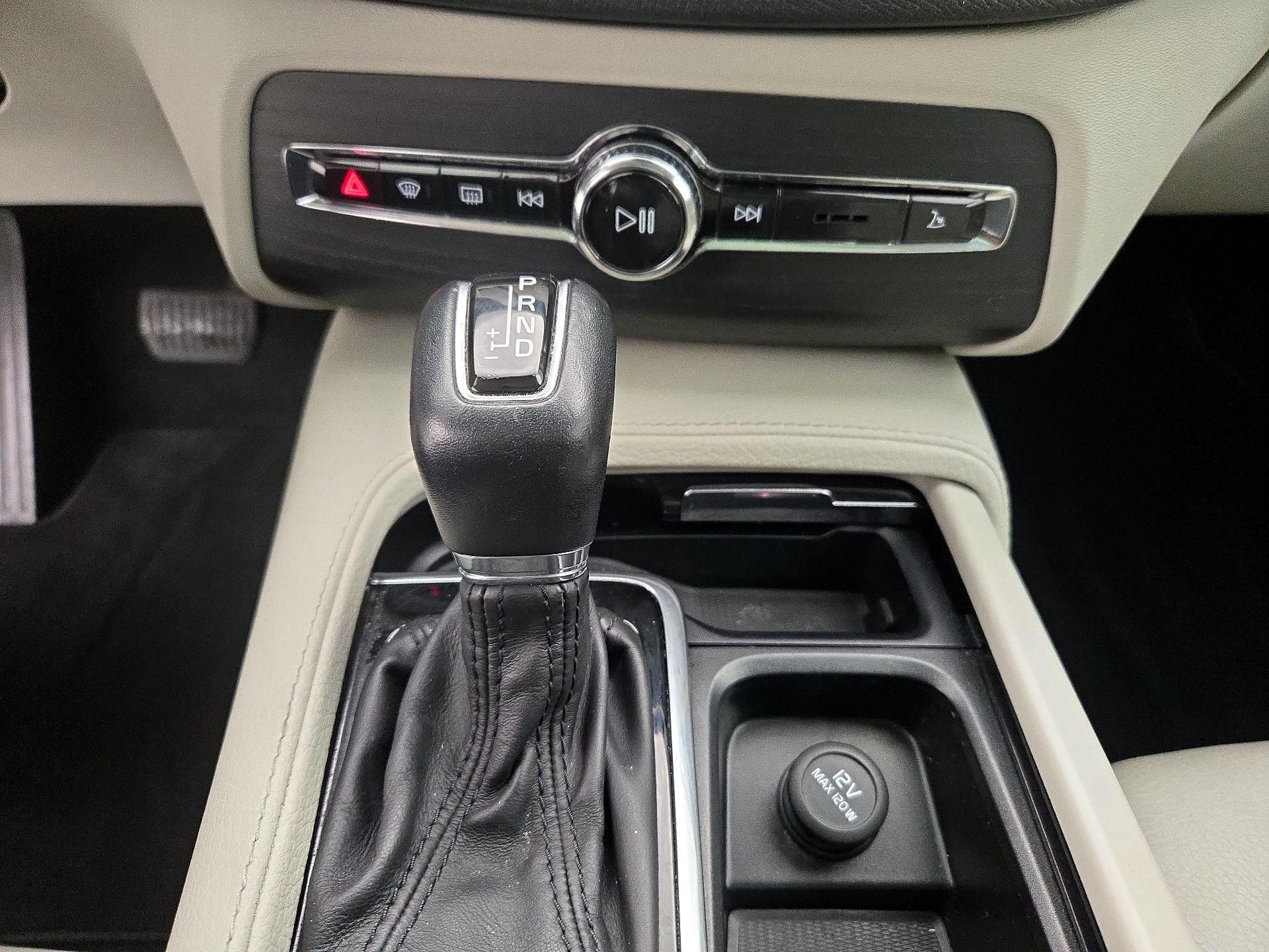 Thumbnail: 2020 Volvo XC90 - 17