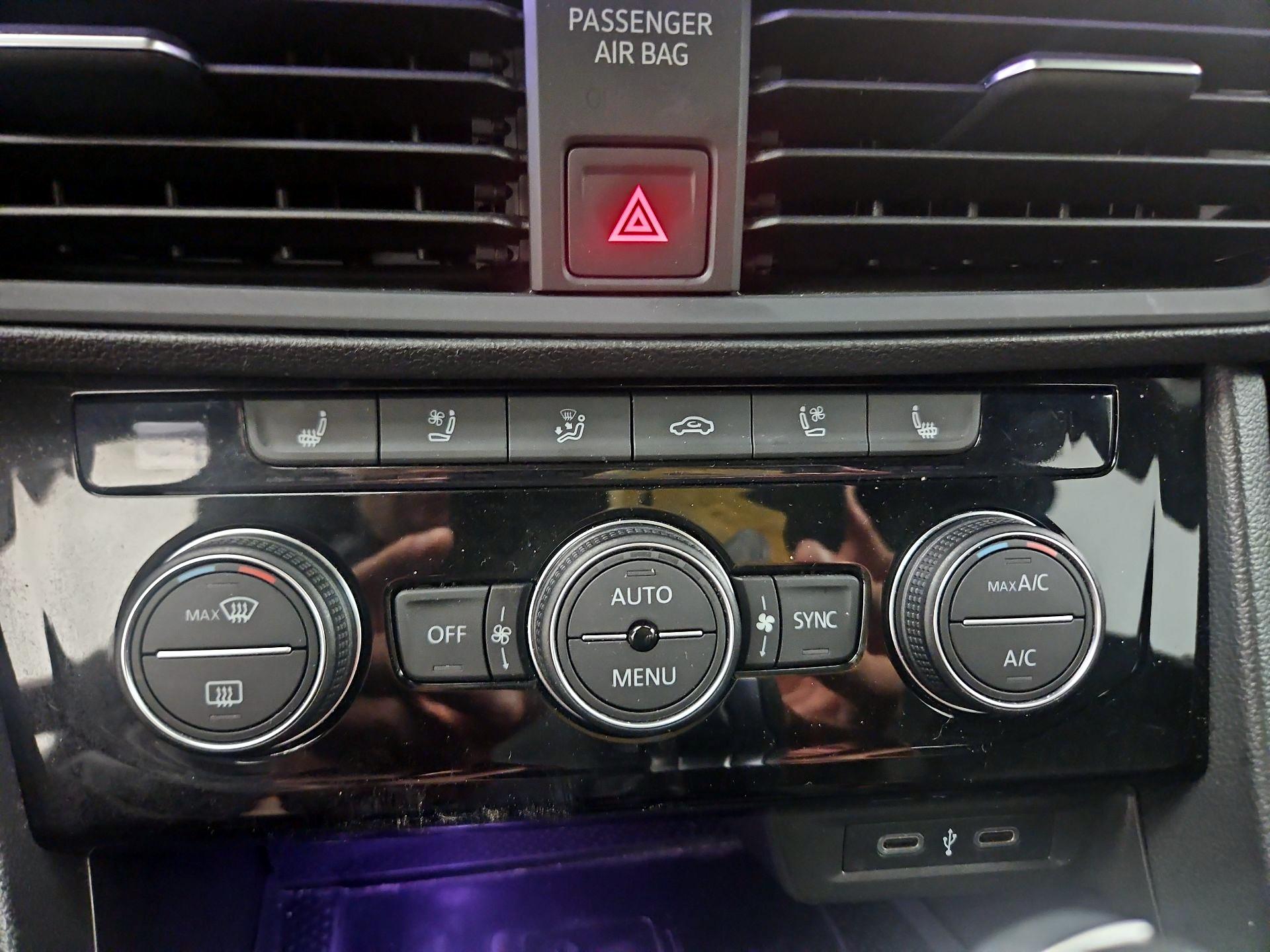 Thumbnail: 2021 Volkswagen Jetta - 16