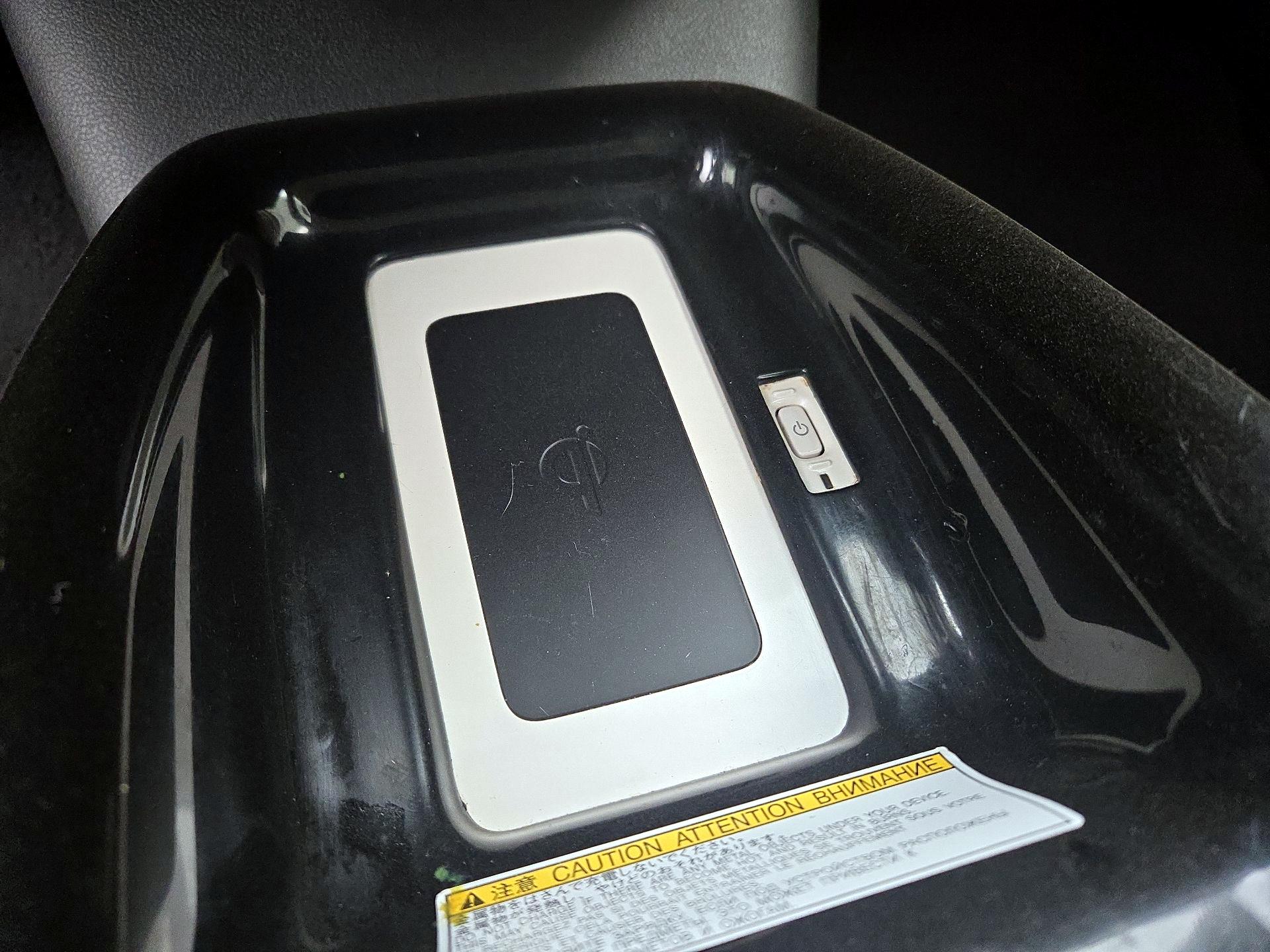 Thumbnail: 2016 Toyota Prius - 18