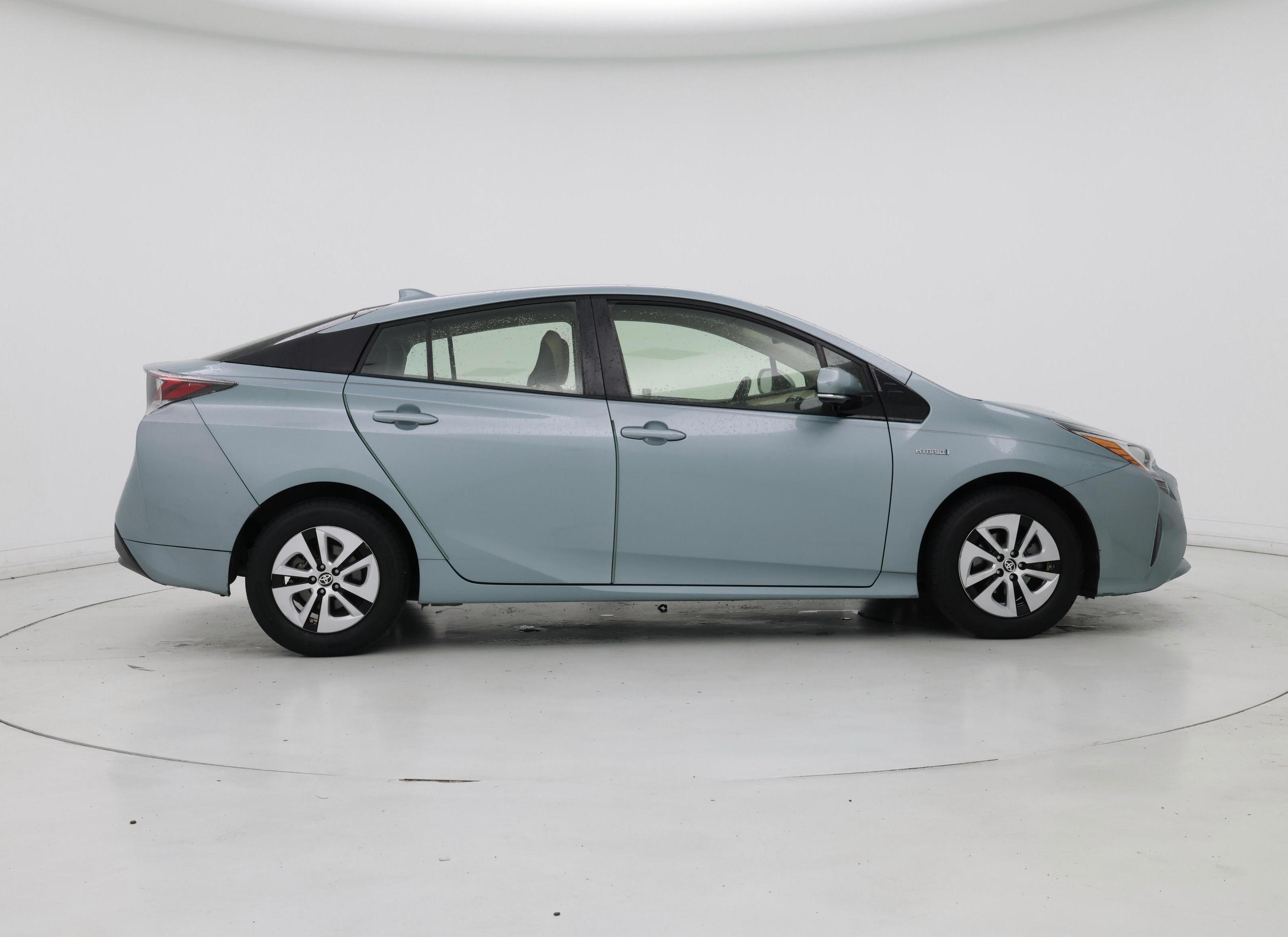 Thumbnail: 2016 Toyota Prius - 7