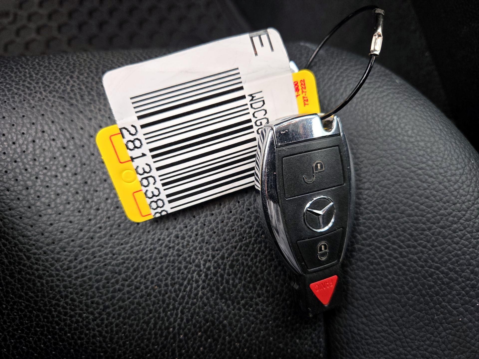 Thumbnail: 2015 Mercedes-Benz GLK - 20