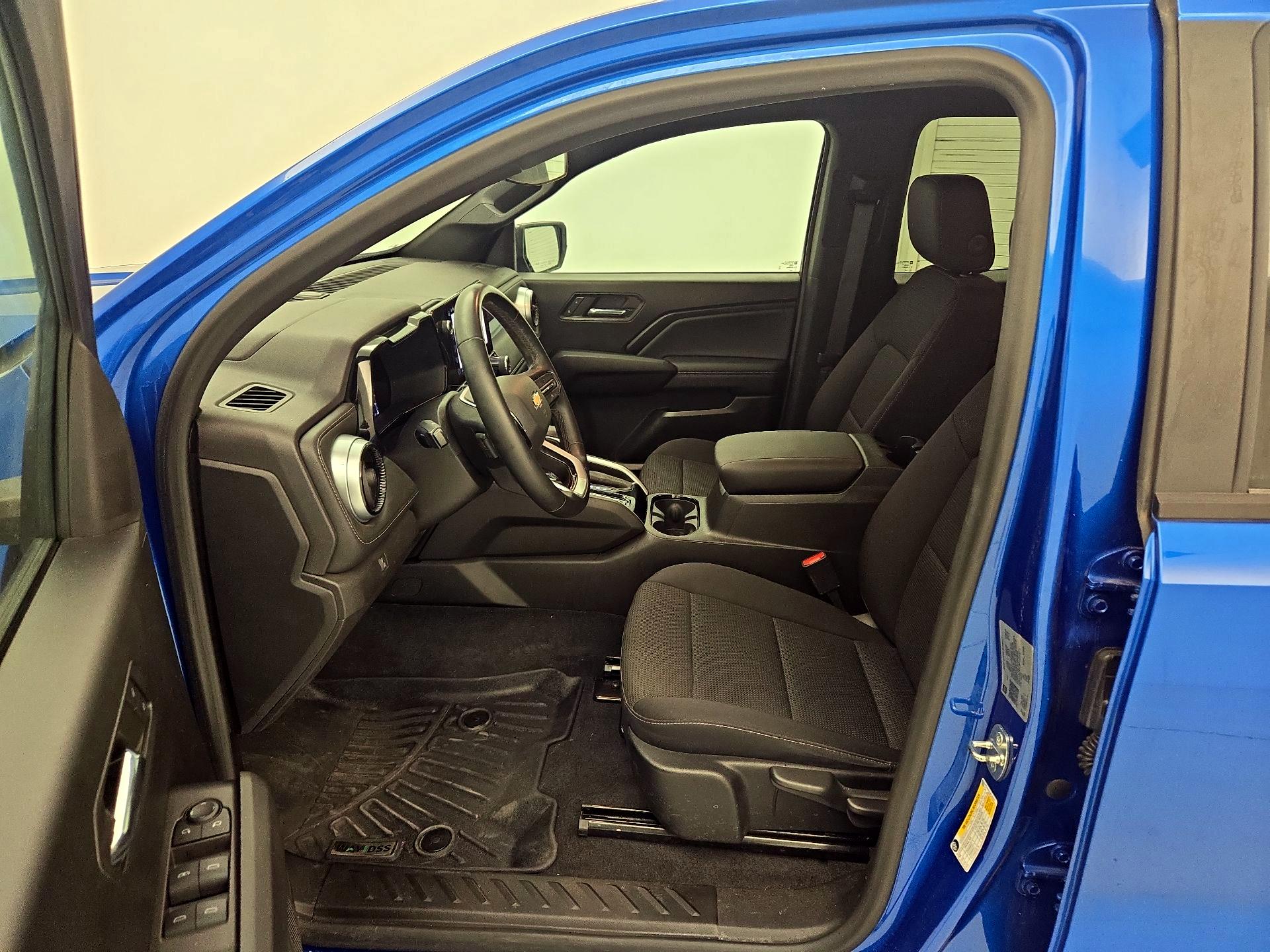 Thumbnail: 2023 Chevrolet Colorado - 11