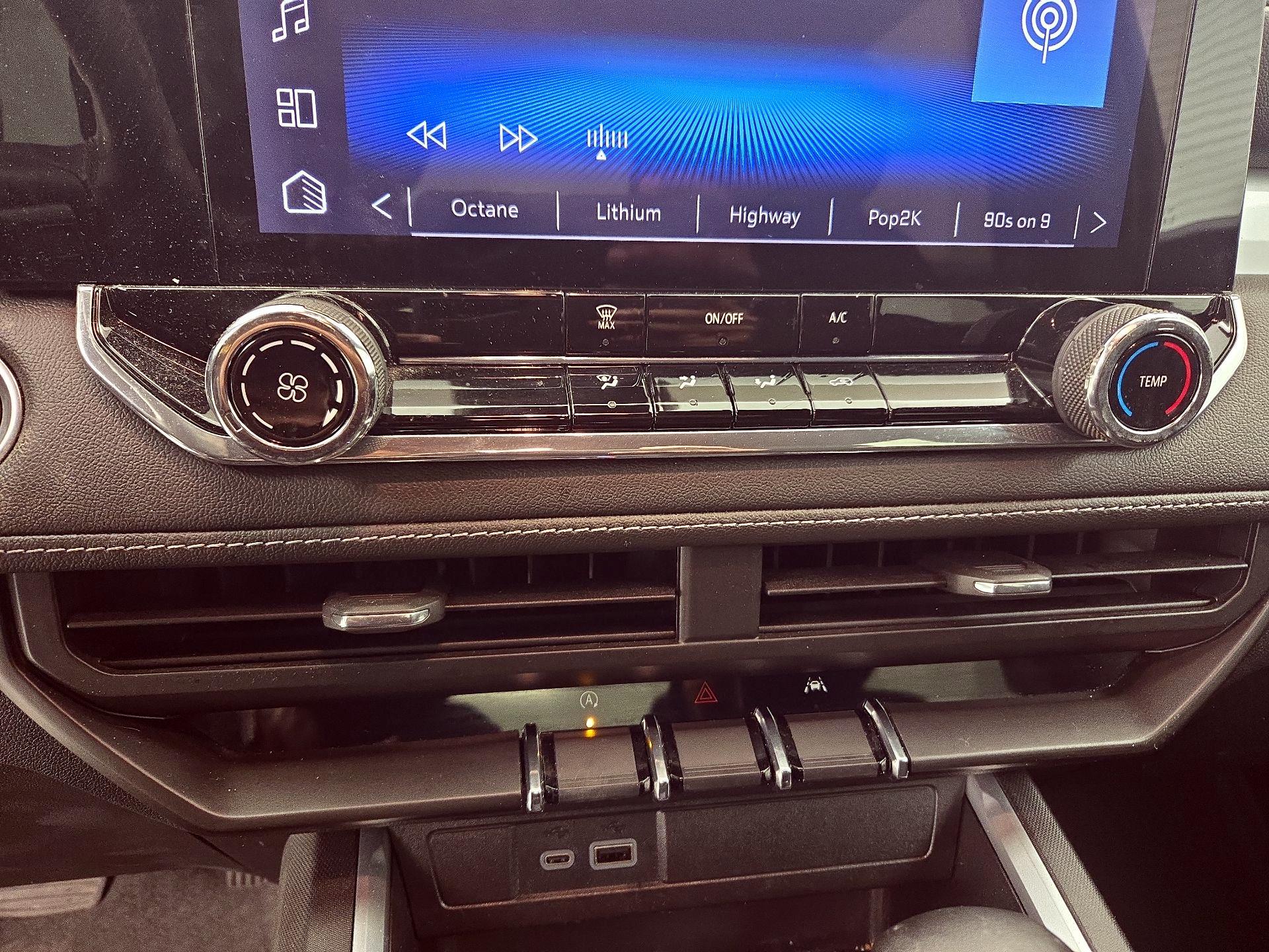 Thumbnail: 2023 Chevrolet Colorado - 17