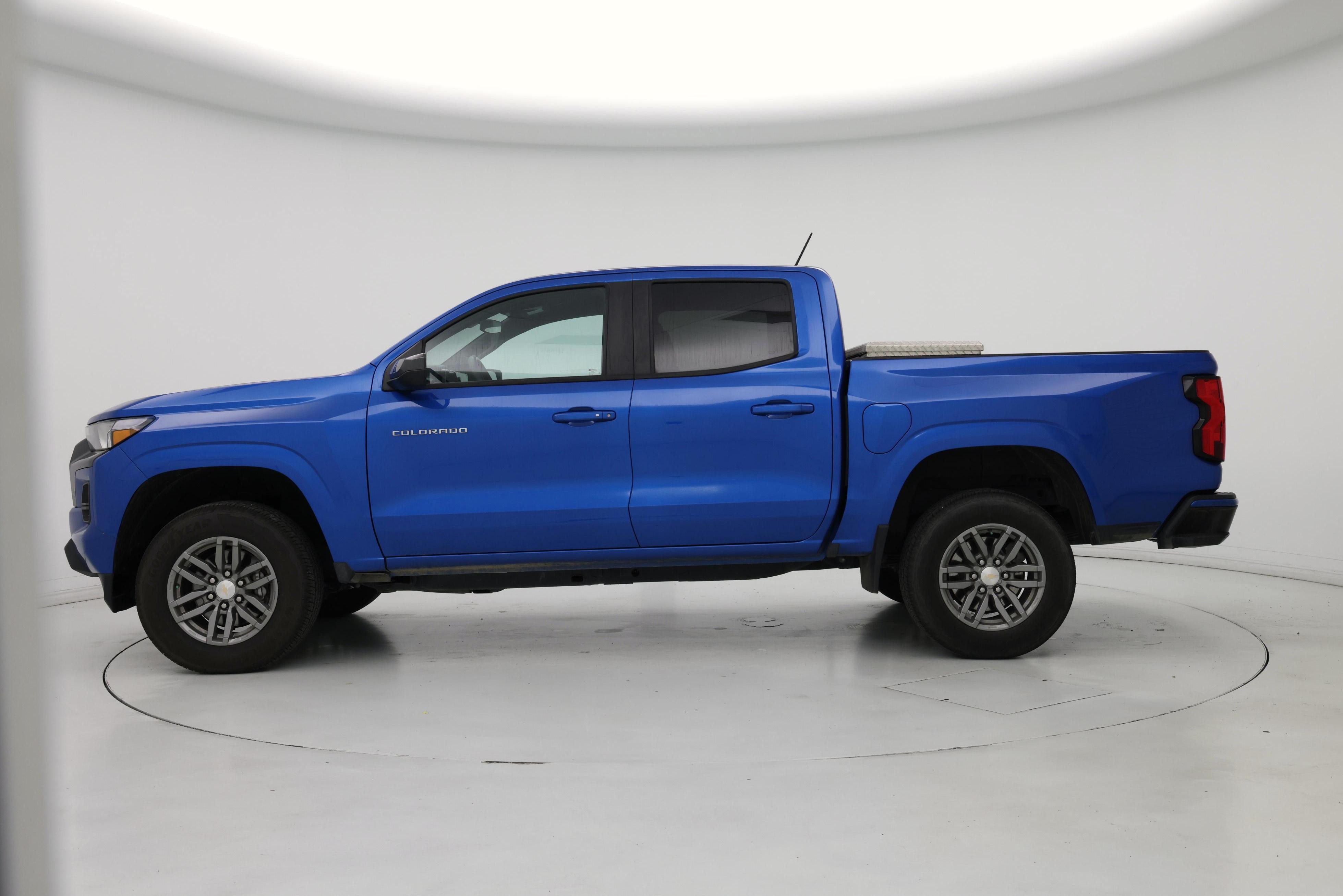 Thumbnail: 2023 Chevrolet Colorado - 3