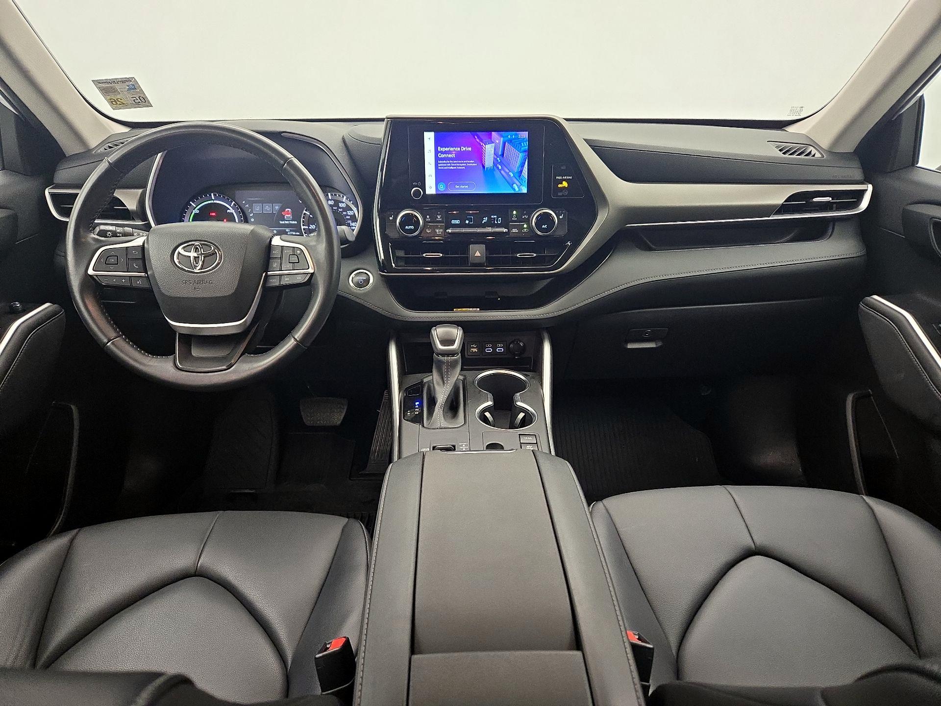 Thumbnail: 2023 Toyota Highlander - 9