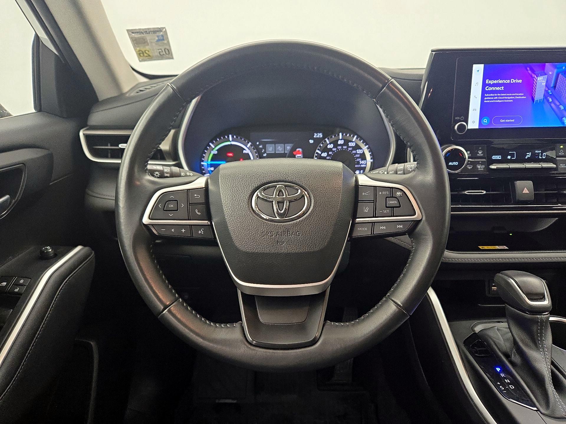 Thumbnail: 2023 Toyota Highlander - 10