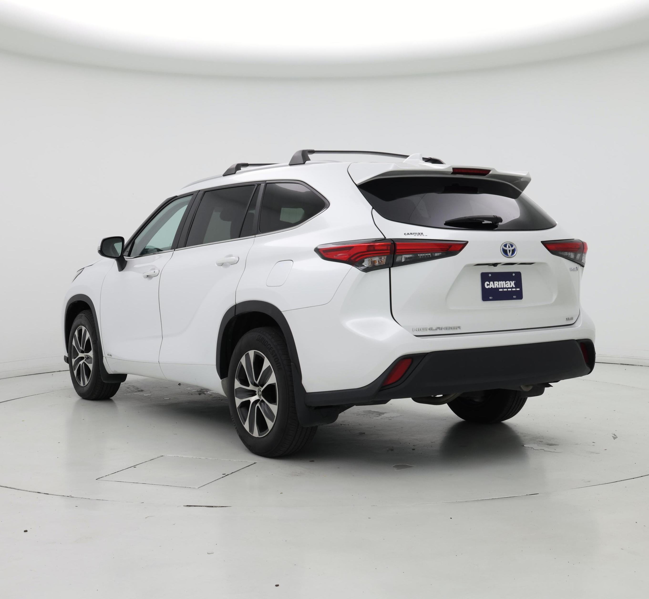 Thumbnail: 2023 Toyota Highlander - 2