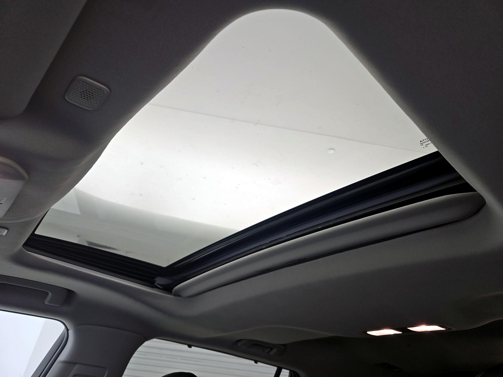 Thumbnail: 2023 Toyota Highlander - 20