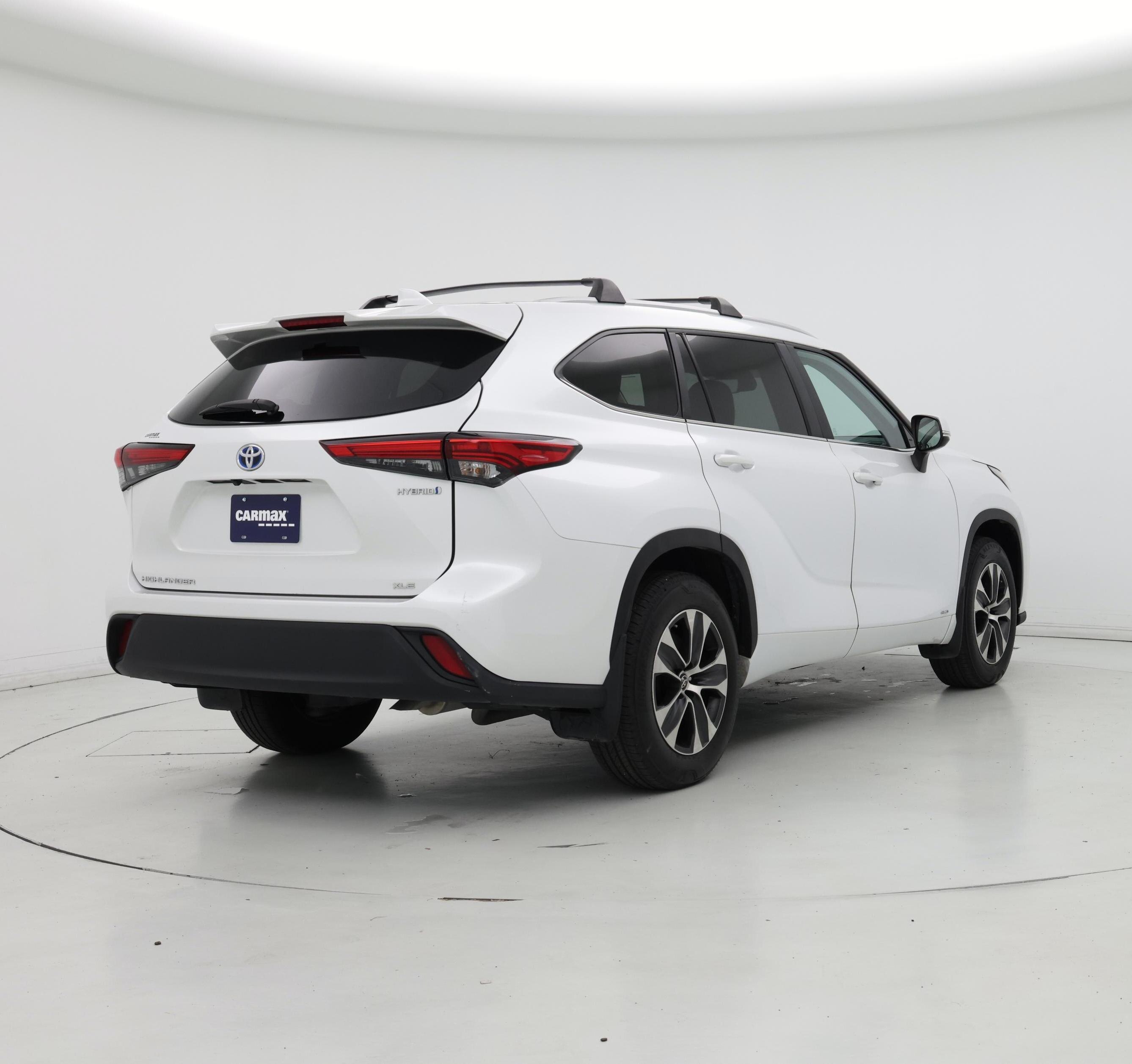 Thumbnail: 2023 Toyota Highlander - 8