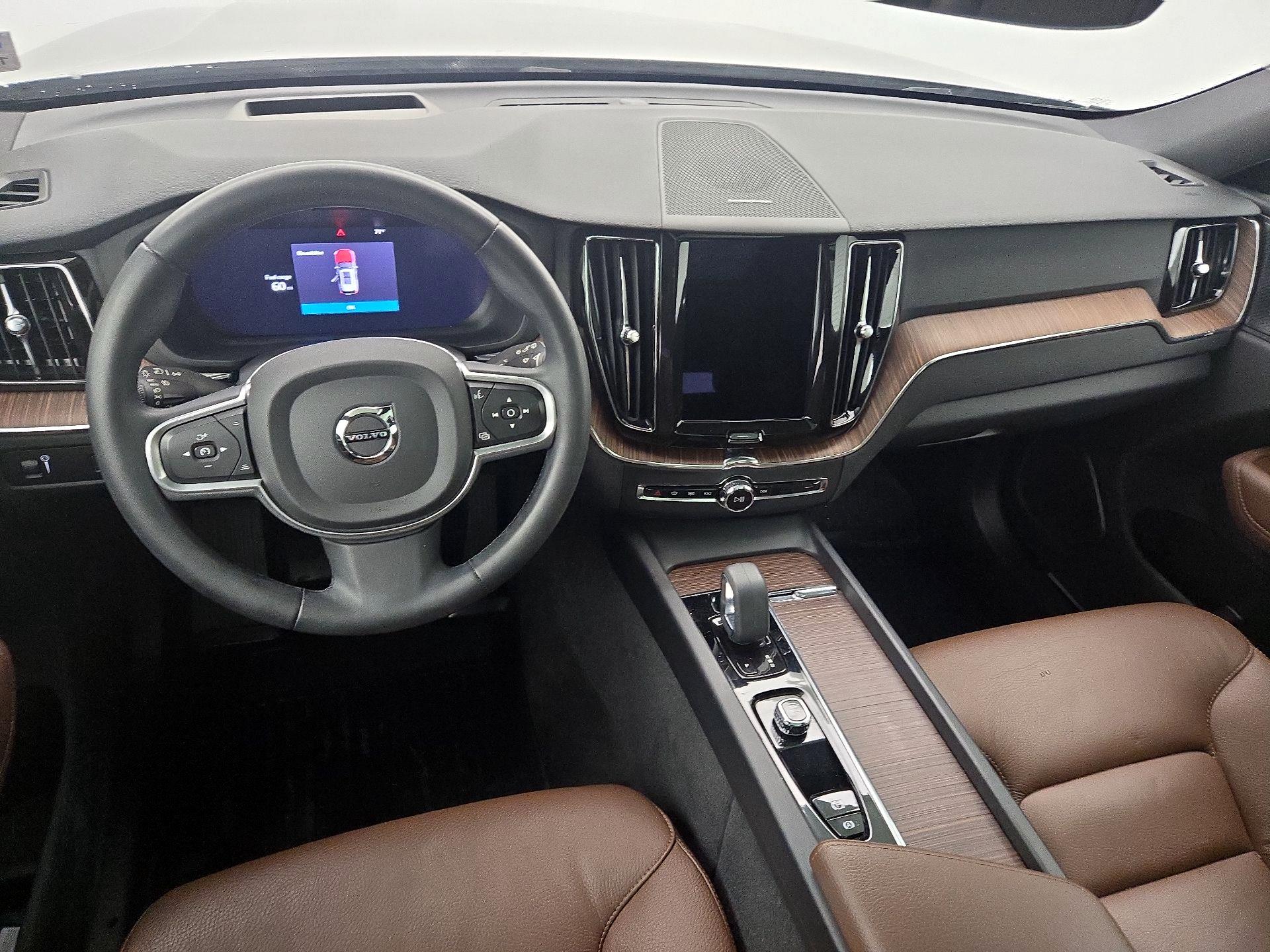 Thumbnail: 2022 Volvo XC60 - 9