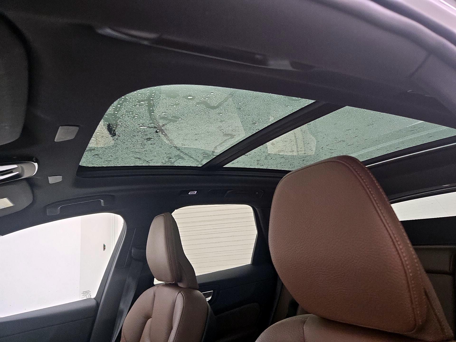 Thumbnail: 2022 Volvo XC60 - 20